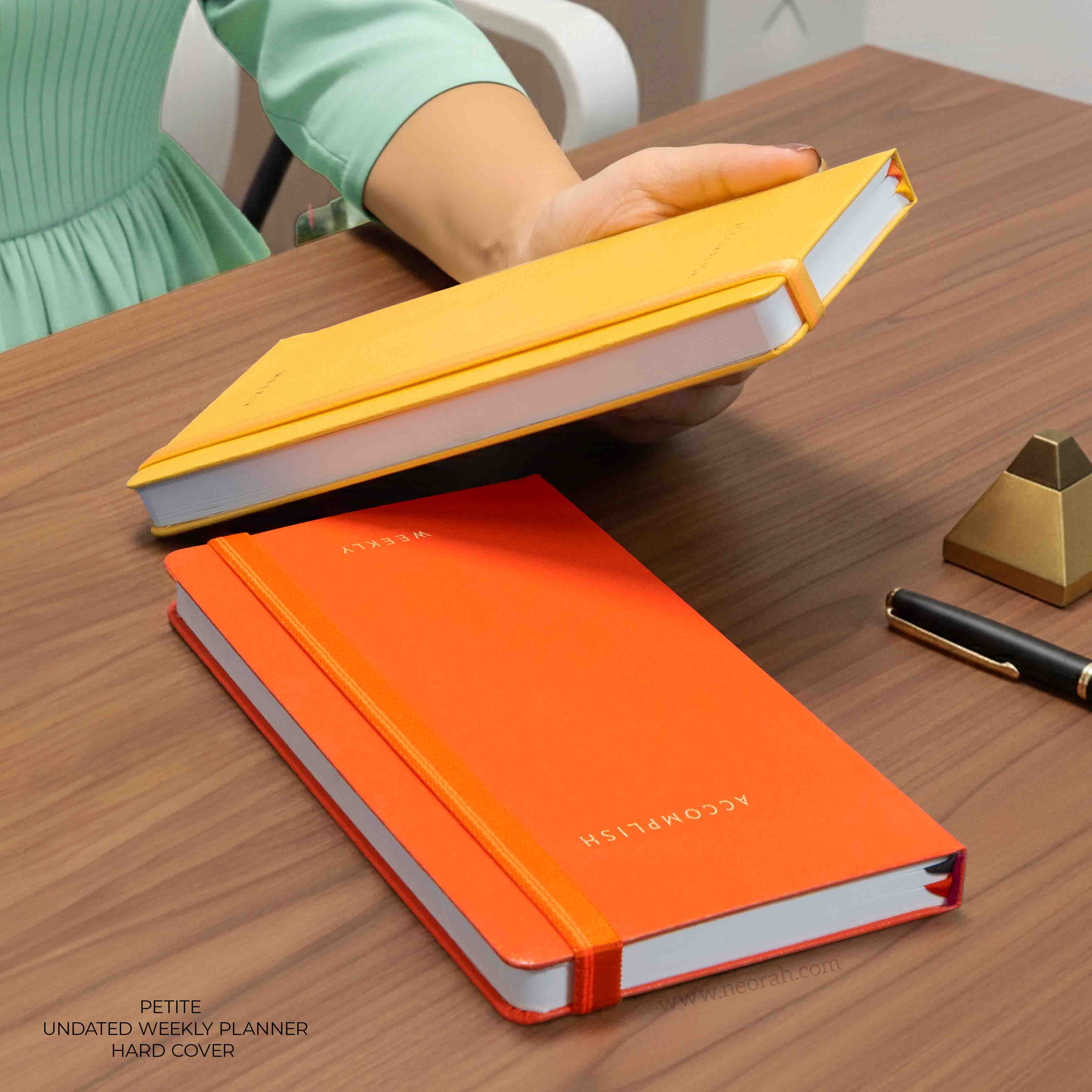 PETITE - UNDATED - WEEKLY PLANNER - HARD COVER - Image 112