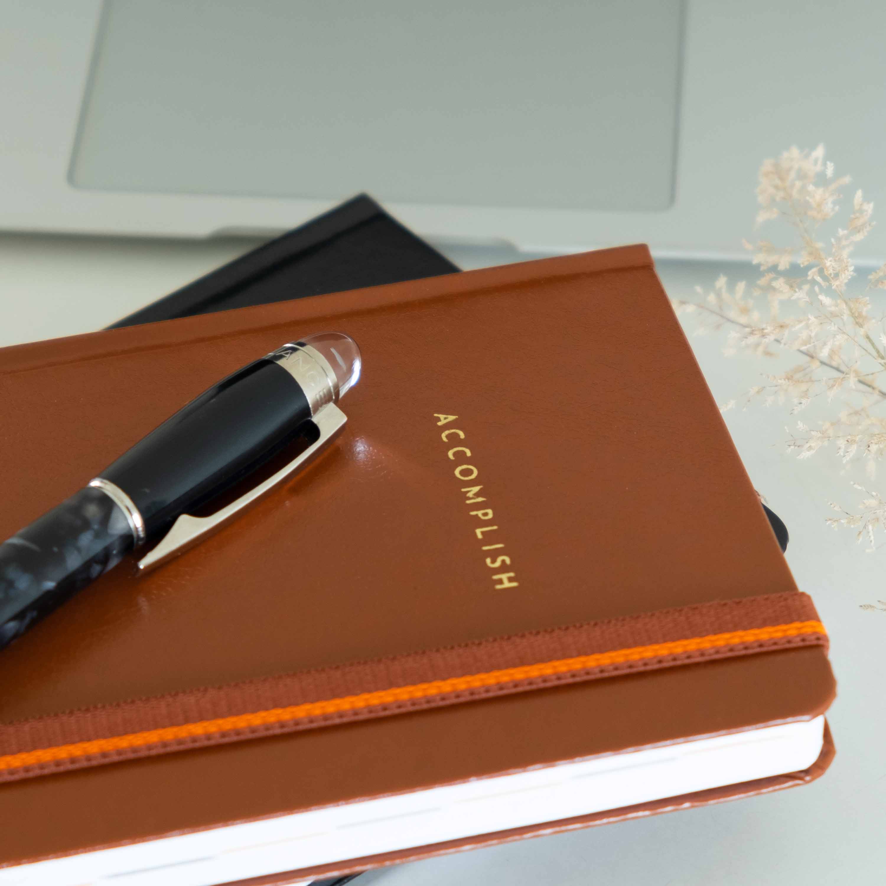 PETITE - UNDATED - WEEKLY PLANNER - HARD COVER - Image 133