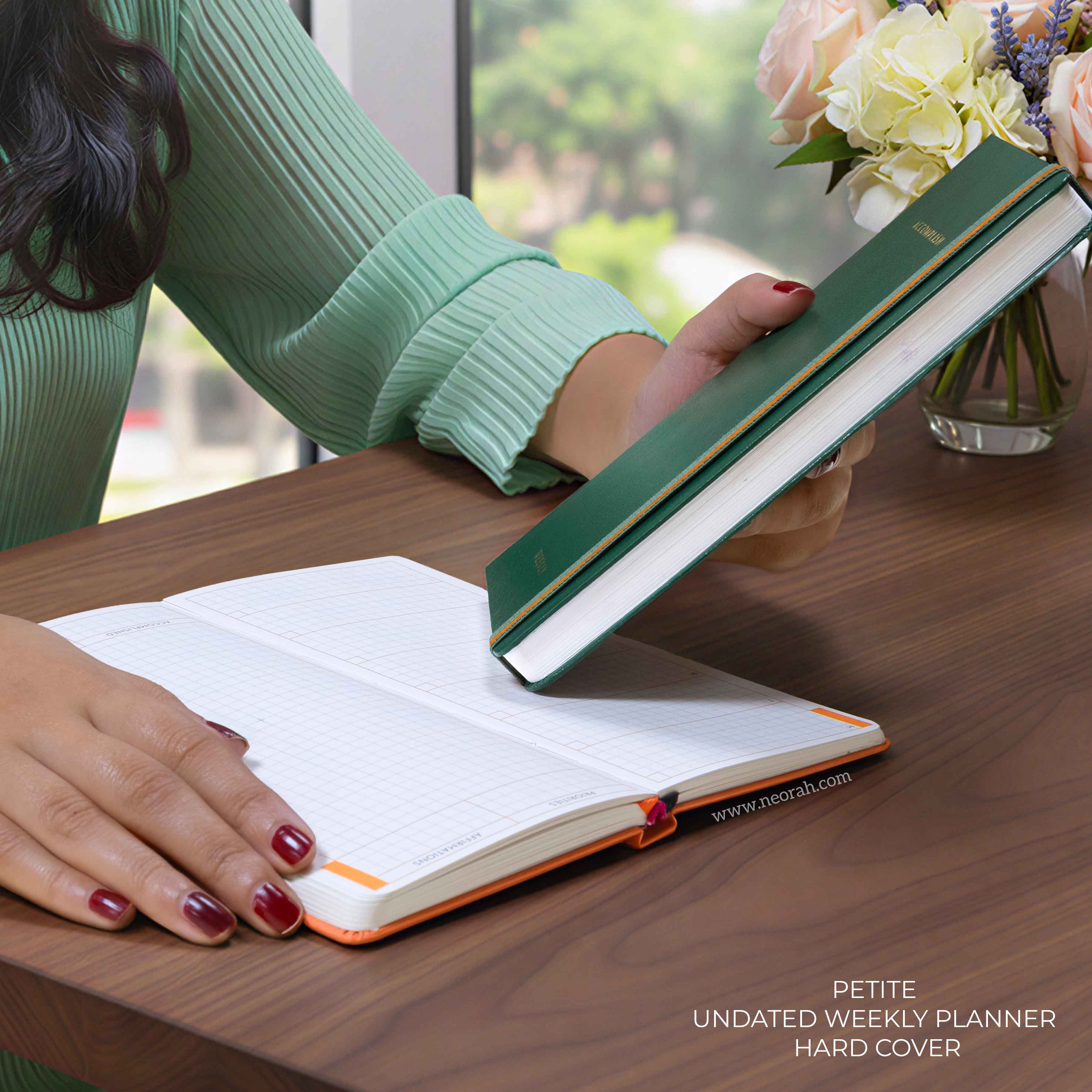 PETITE - UNDATED - WEEKLY PLANNER - HARD COVER - Image 172