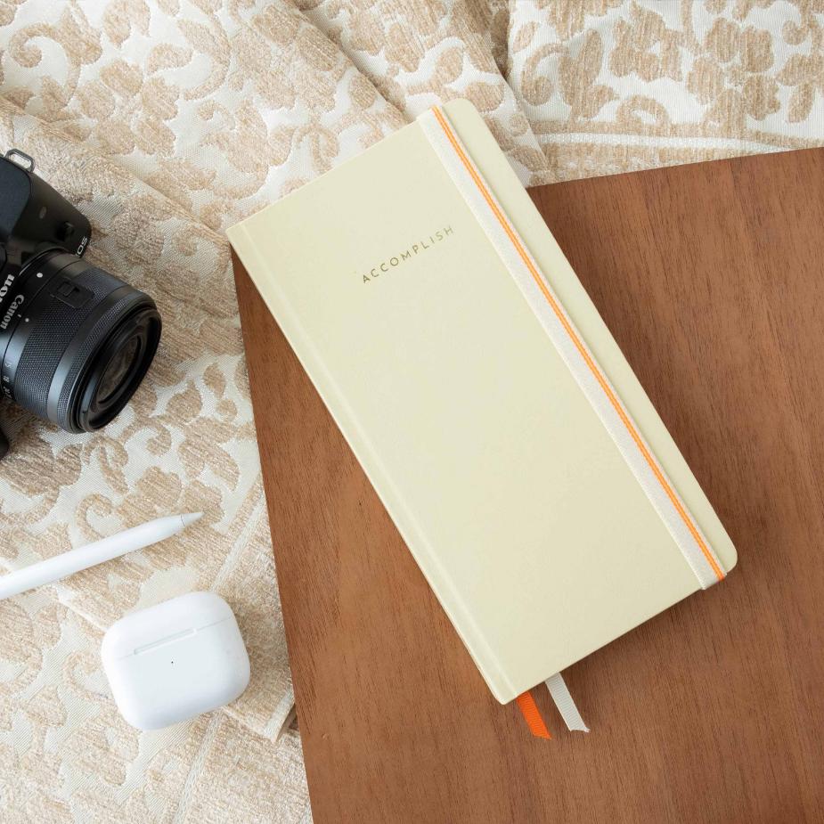 PETITE - UNDATED - WEEKLY PLANNER - HARD COVER - Image 31