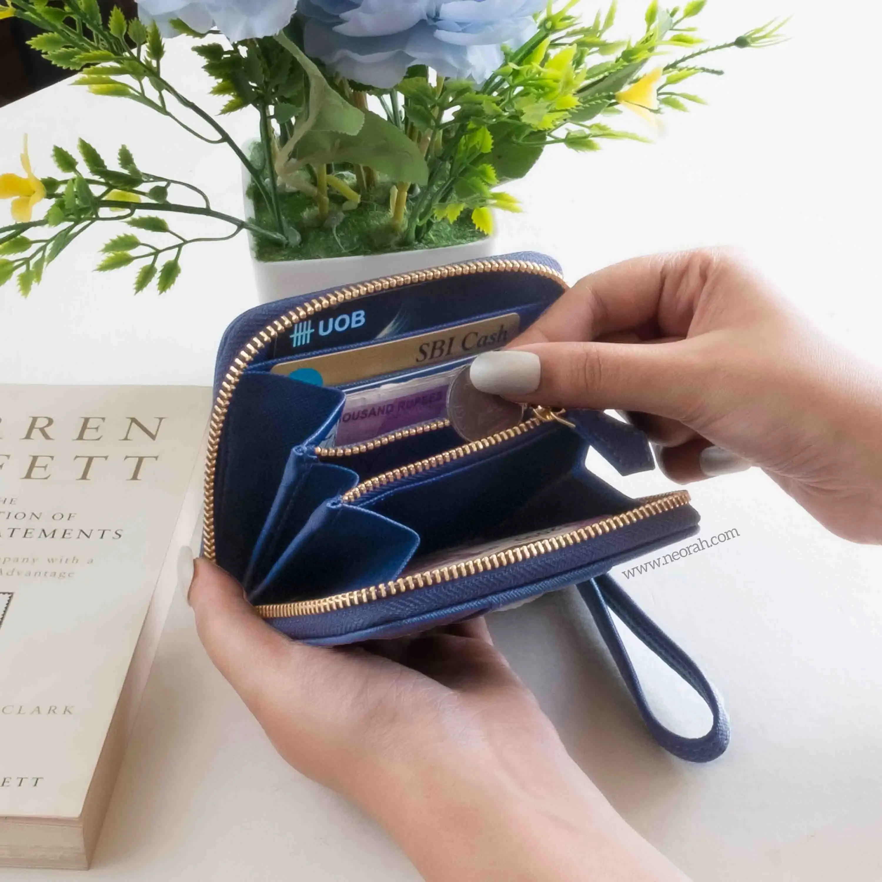 BIJOU - WOMEN ZIP AROUND WALLET WITH WRISTLET - Image 20