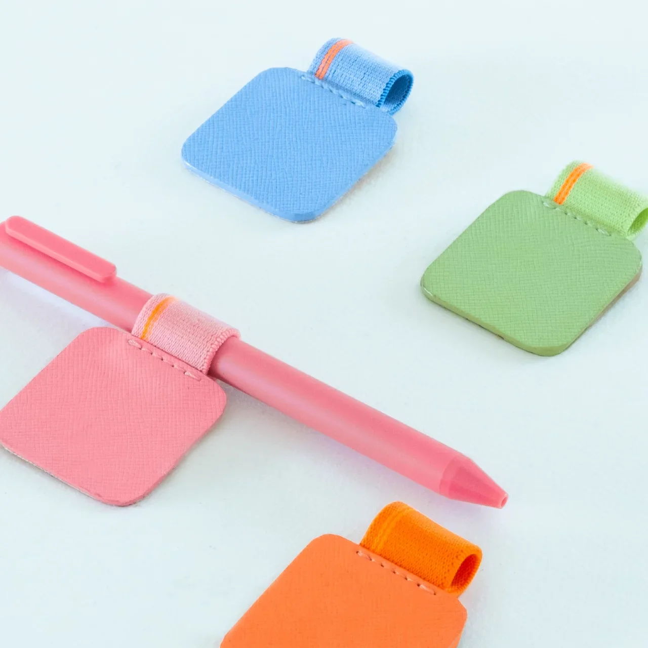 PEN LOOP - SAFFIANO CROSS HATCH - Image 12