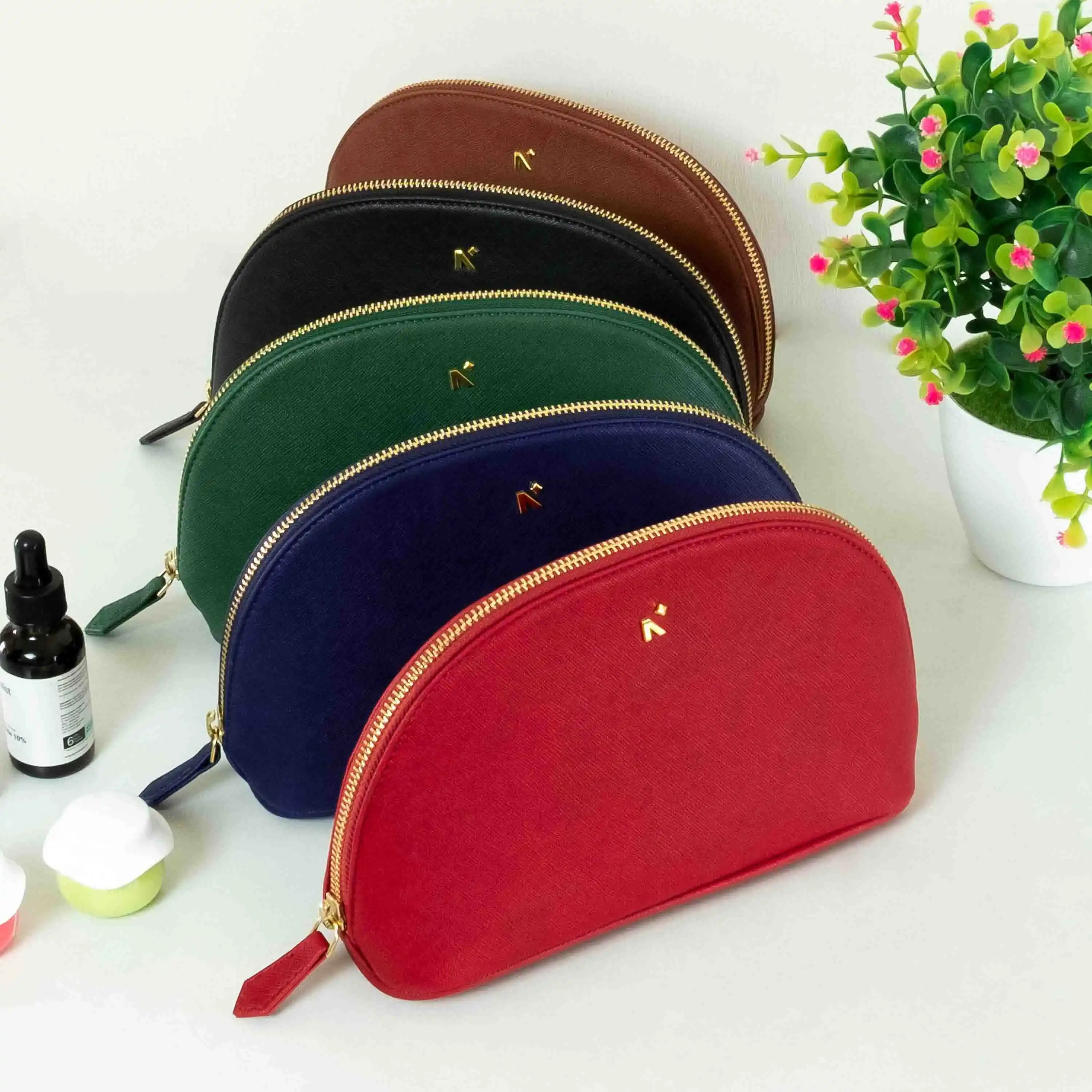TRAVEL POUCH