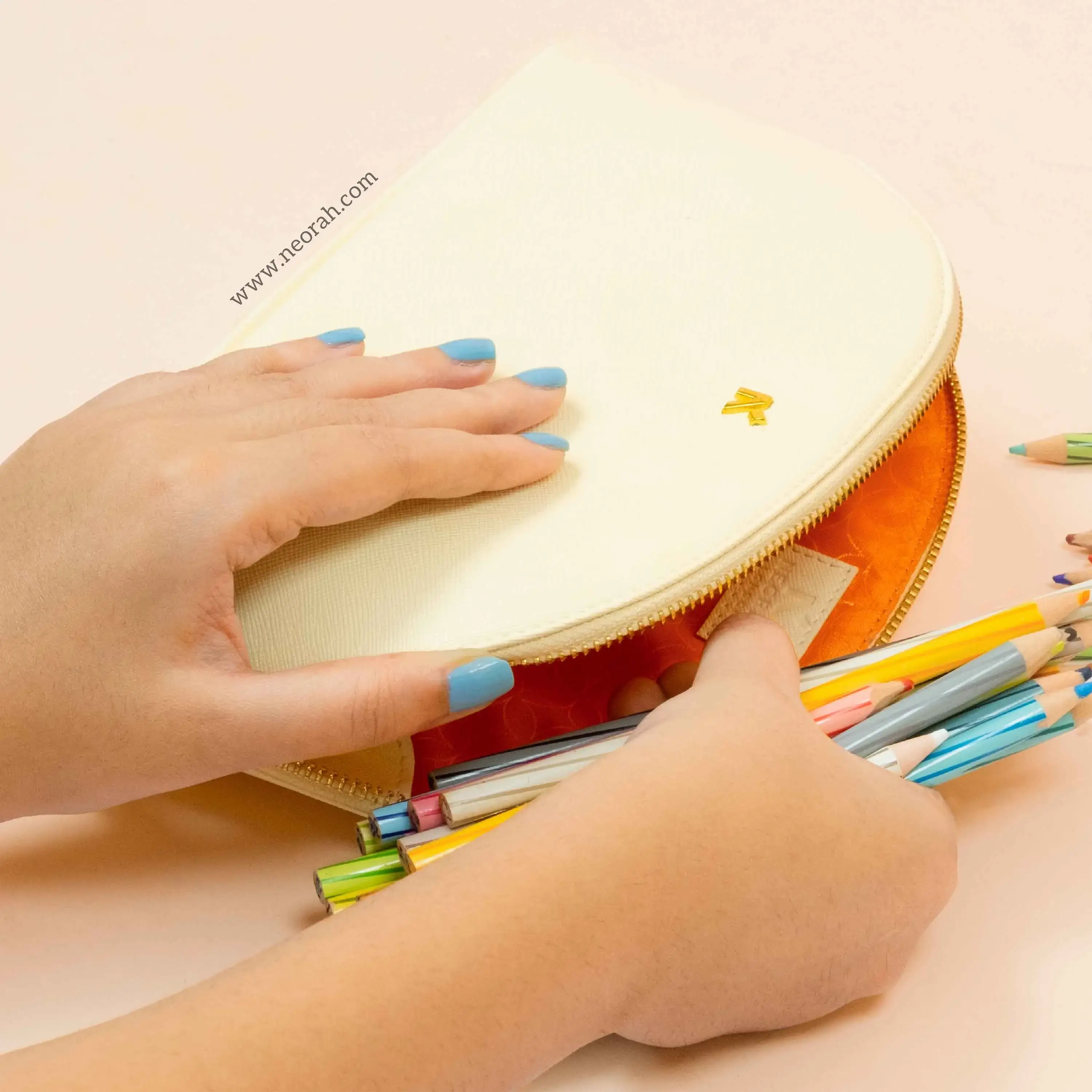 TRAVEL POUCH - Image 40