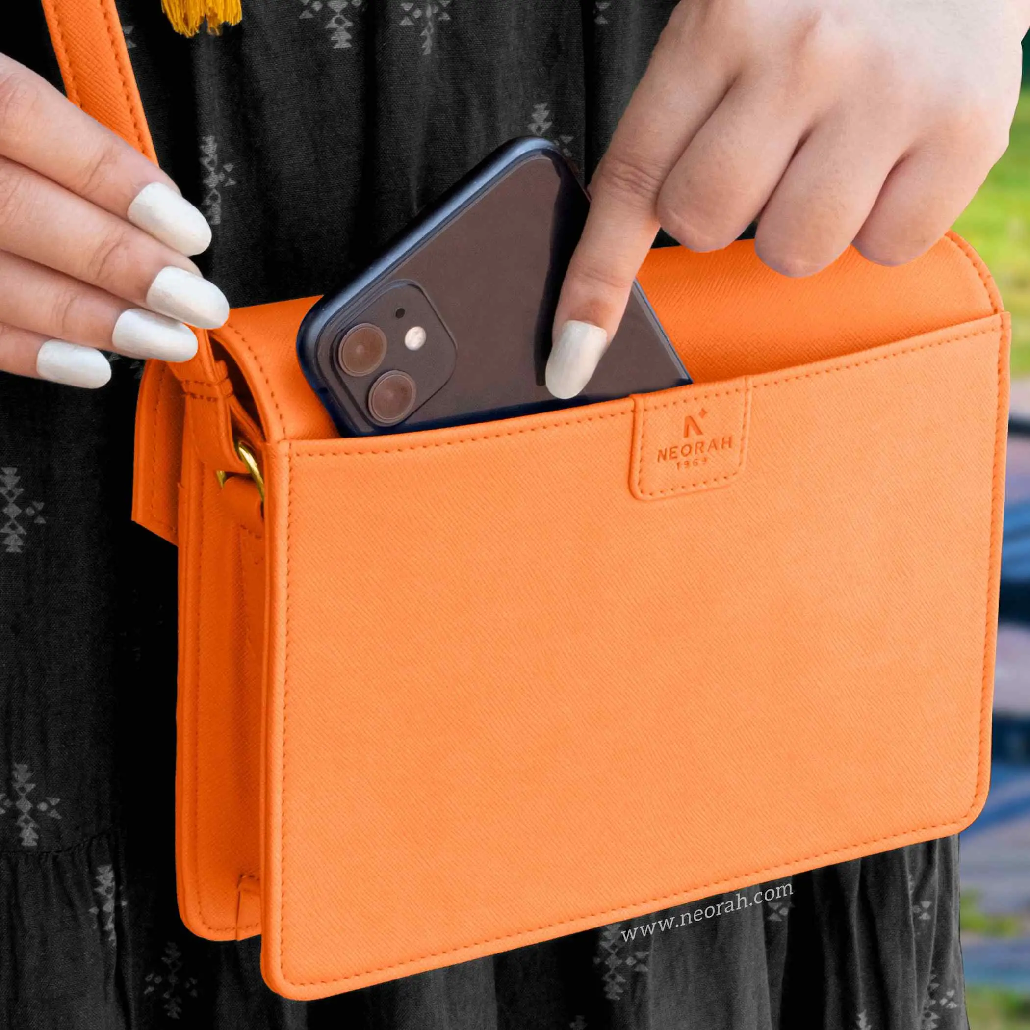 EMMA | CROSSBODY SLING BAG | ENVELOPE - Image 7
