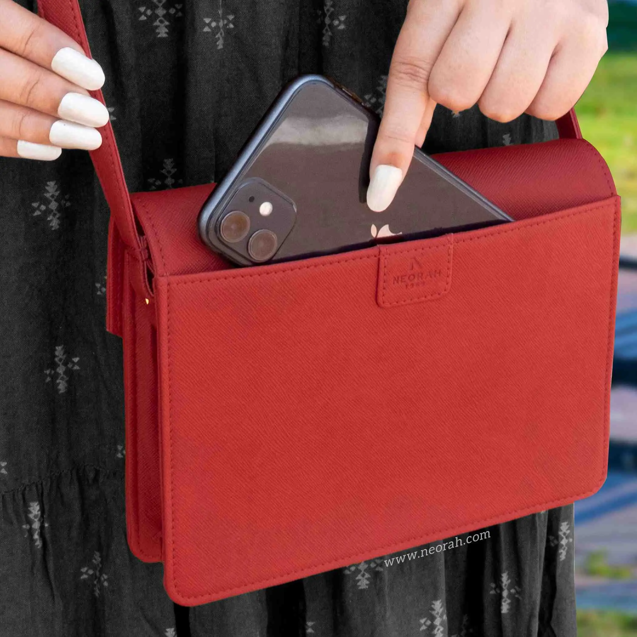EMMA | CROSSBODY SLING BAG | ENVELOPE - Image 98