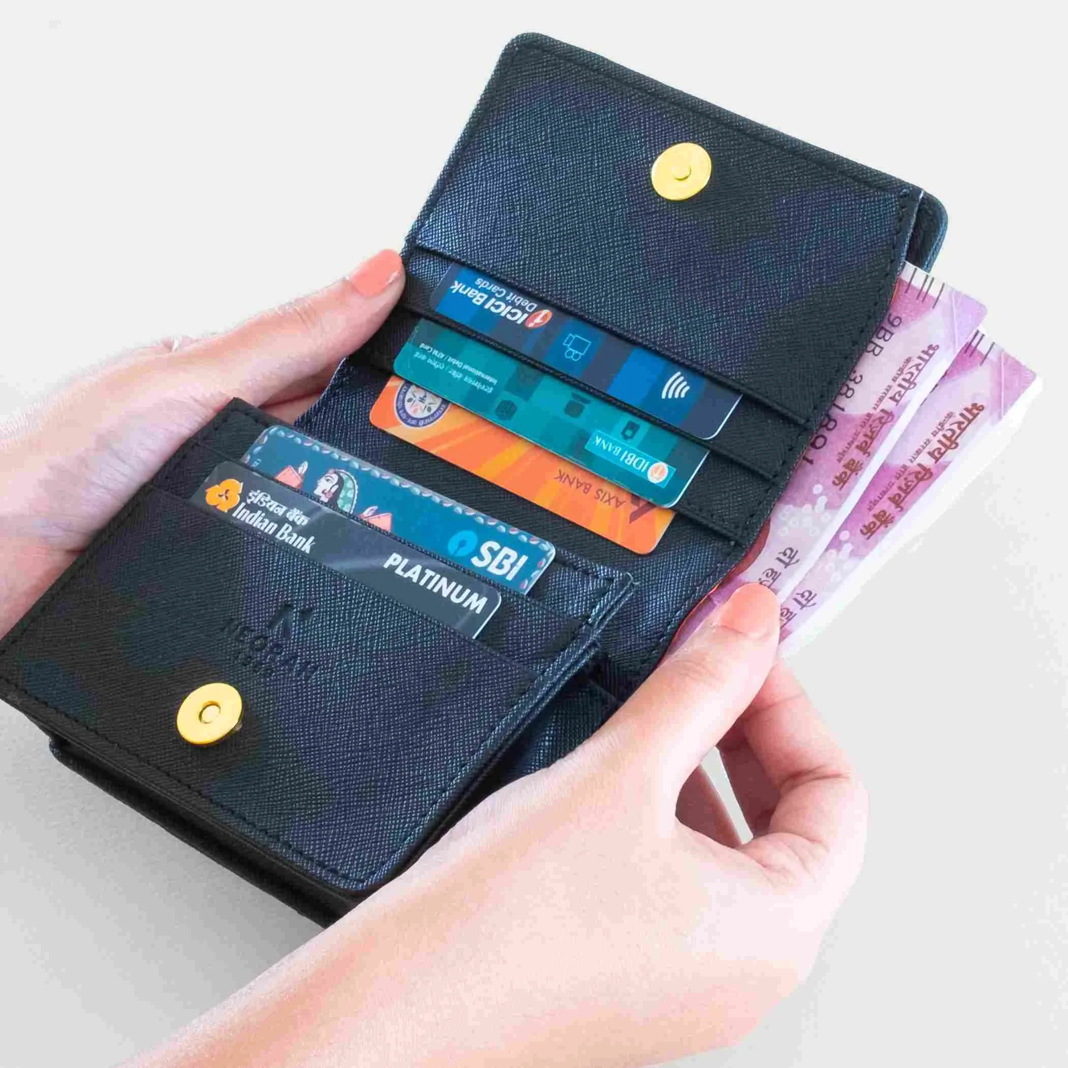 ENCHANTE - QUILTED SMALL WALLET - Image 4