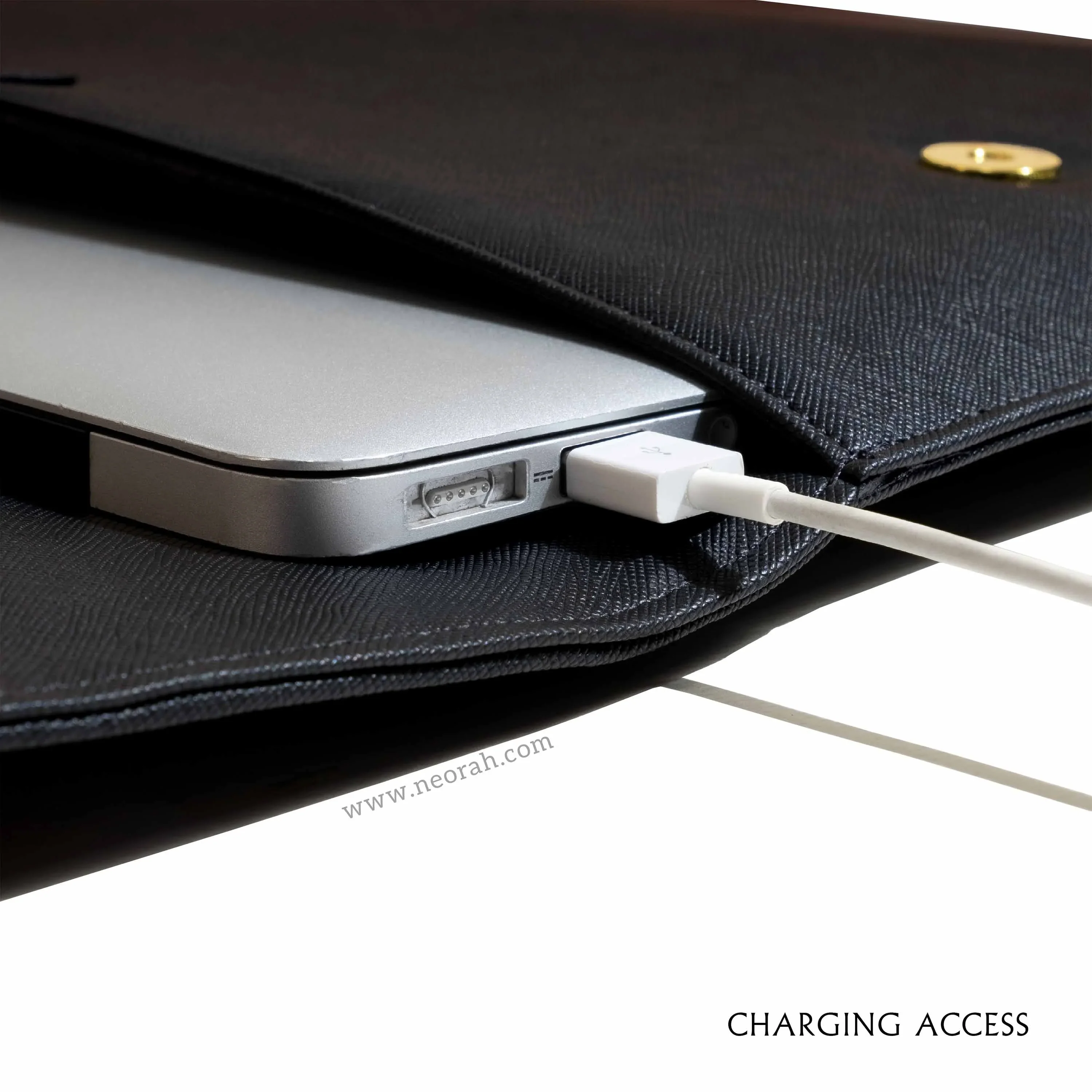 LAPTOP SLEEVE WITH FLAP + MAGNETIC CLOSURE - Image 15