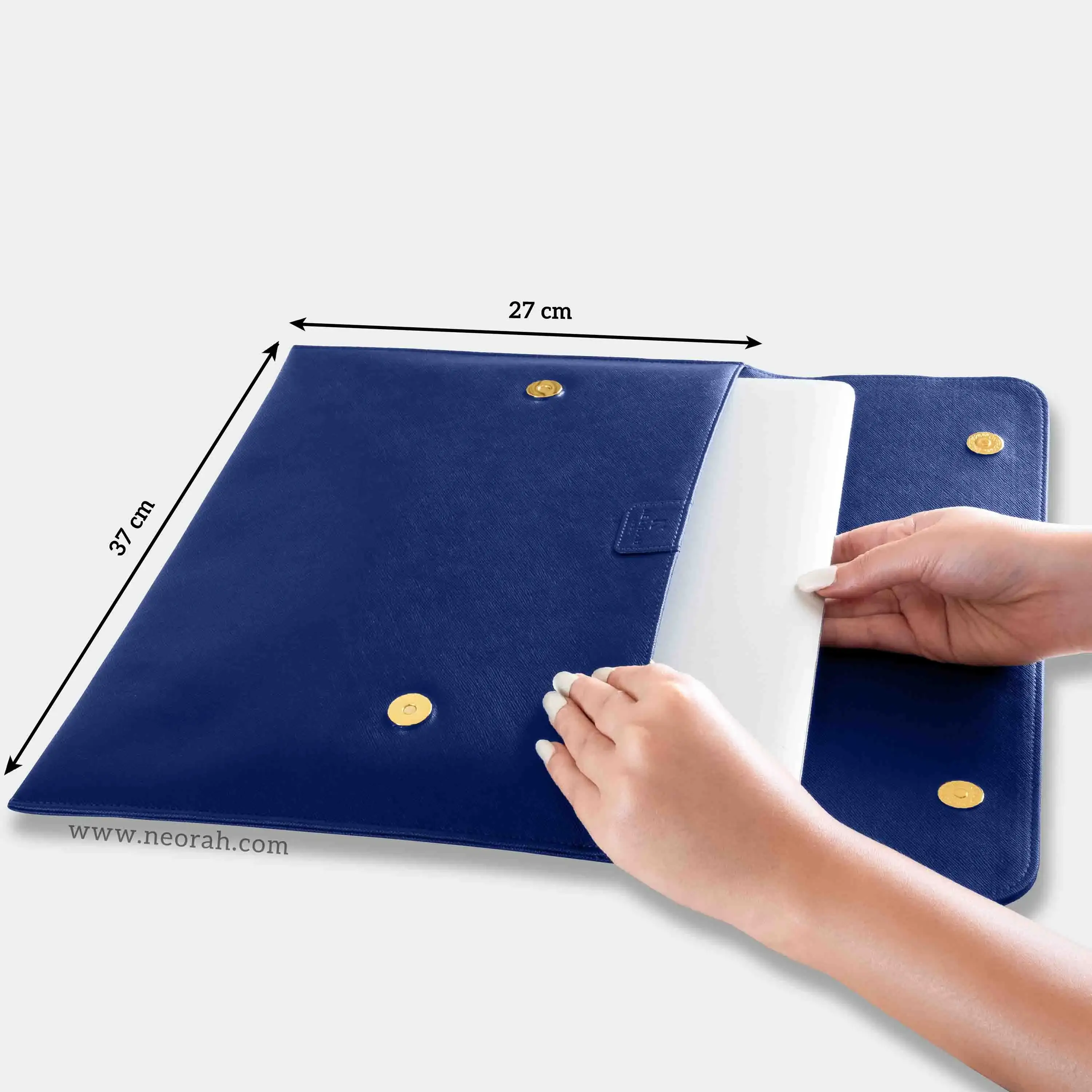 LAPTOP SLEEVE WITH FLAP + MAGNETIC CLOSURE - Image 29