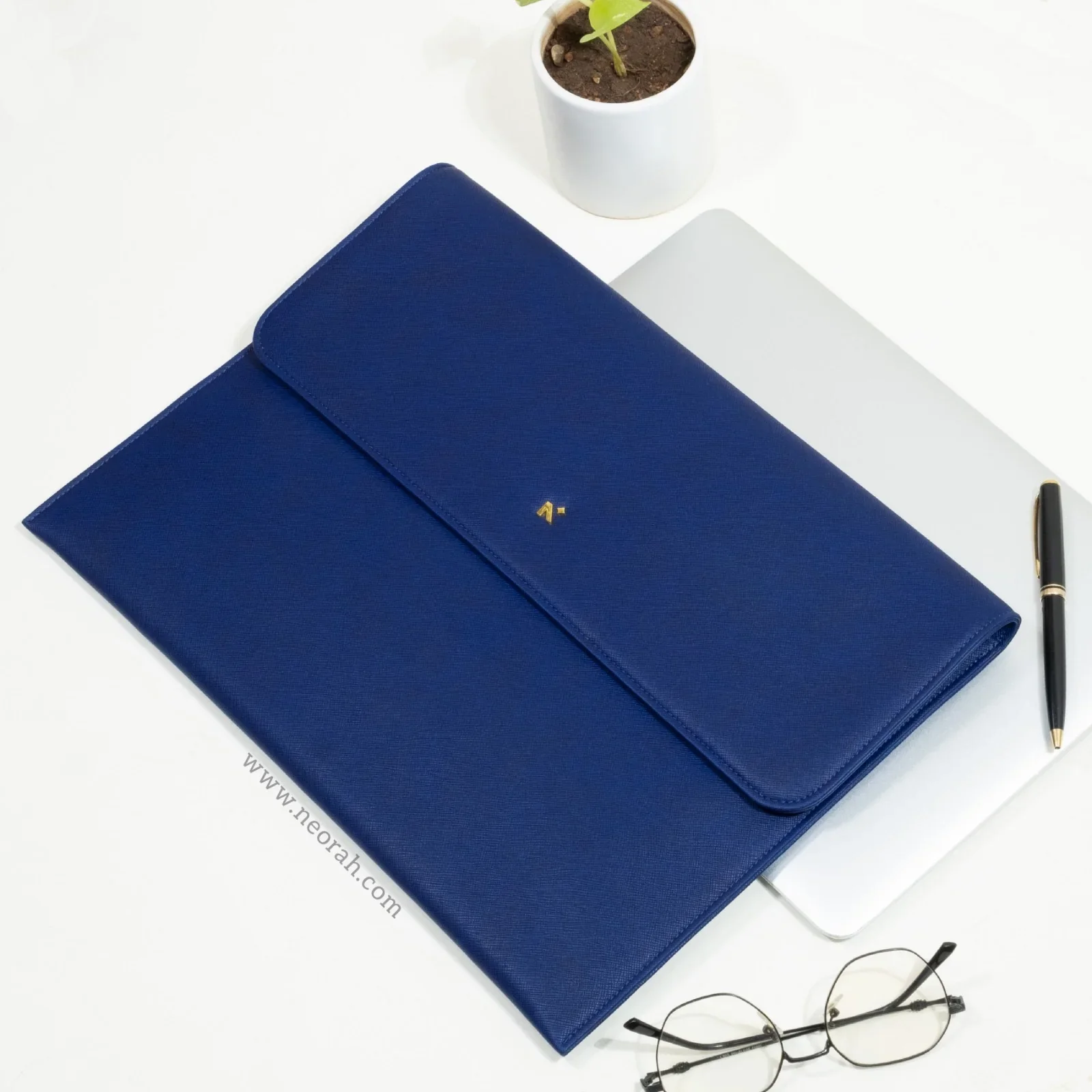 LAPTOP SLEEVE WITH FLAP + MAGNETIC CLOSURE - Image 33