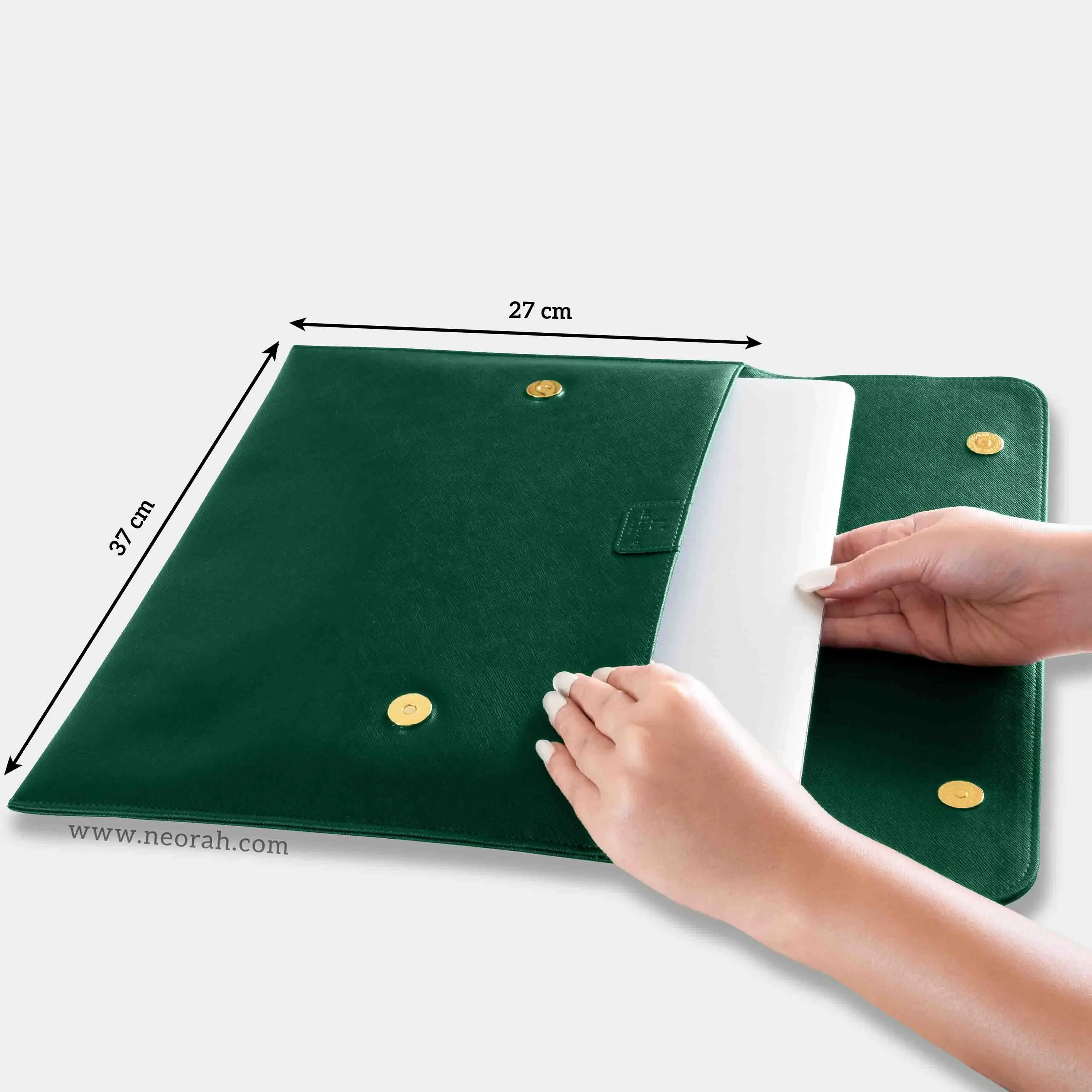 LAPTOP SLEEVE WITH FLAP + MAGNETIC CLOSURE - Image 37