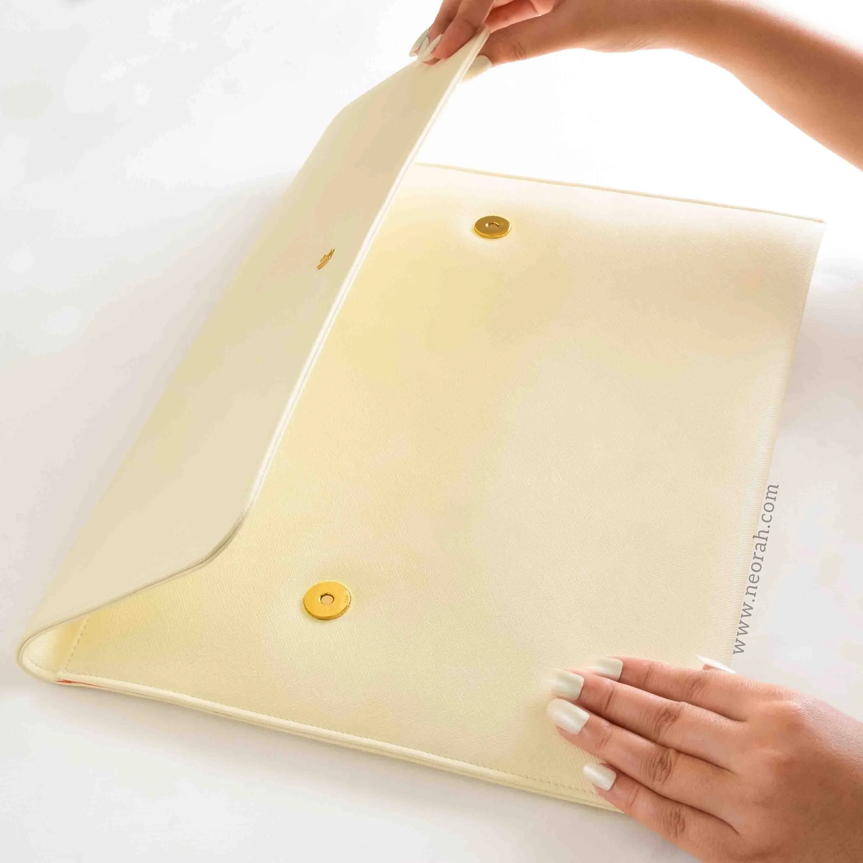 LAPTOP SLEEVE WITH FLAP + MAGNETIC CLOSURE - Image 4