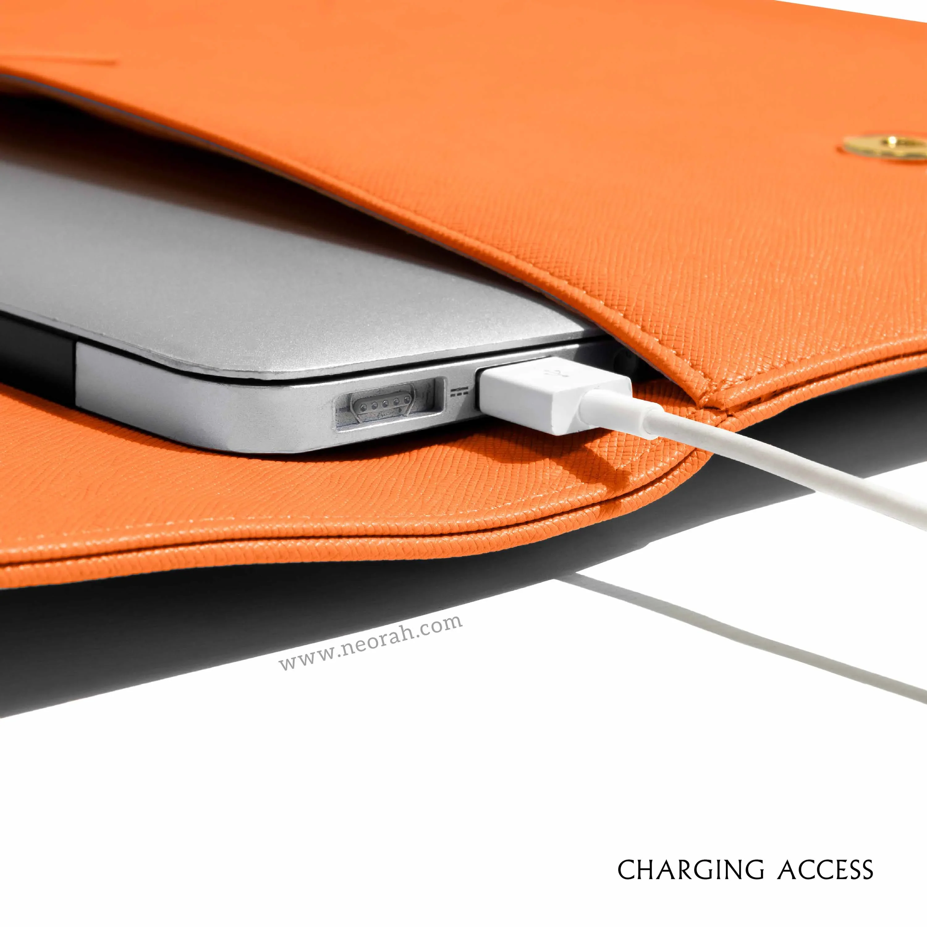 LAPTOP SLEEVE WITH FLAP + MAGNETIC CLOSURE - Image 71