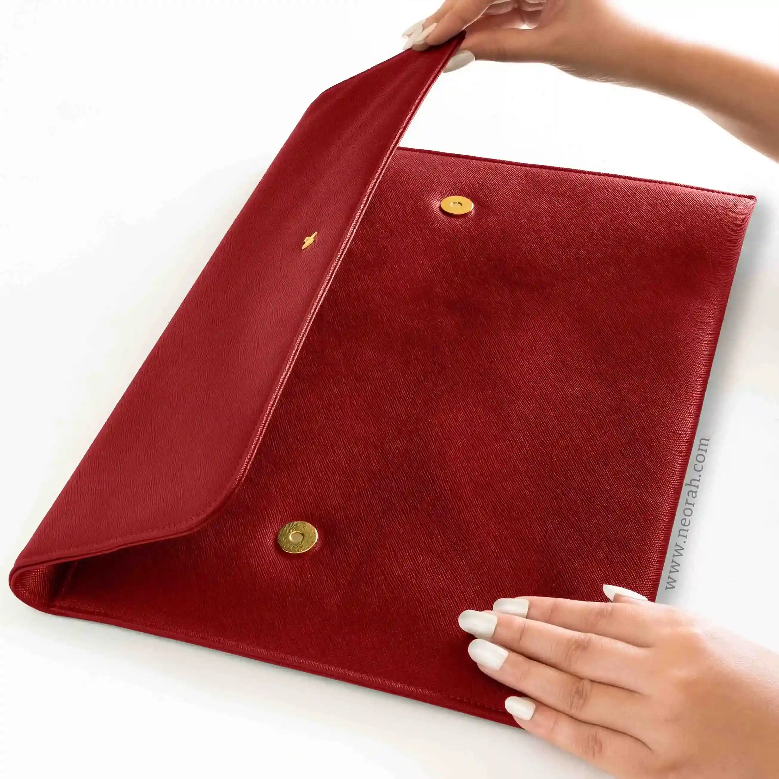 LAPTOP SLEEVE WITH FLAP + MAGNETIC CLOSURE - Image 85