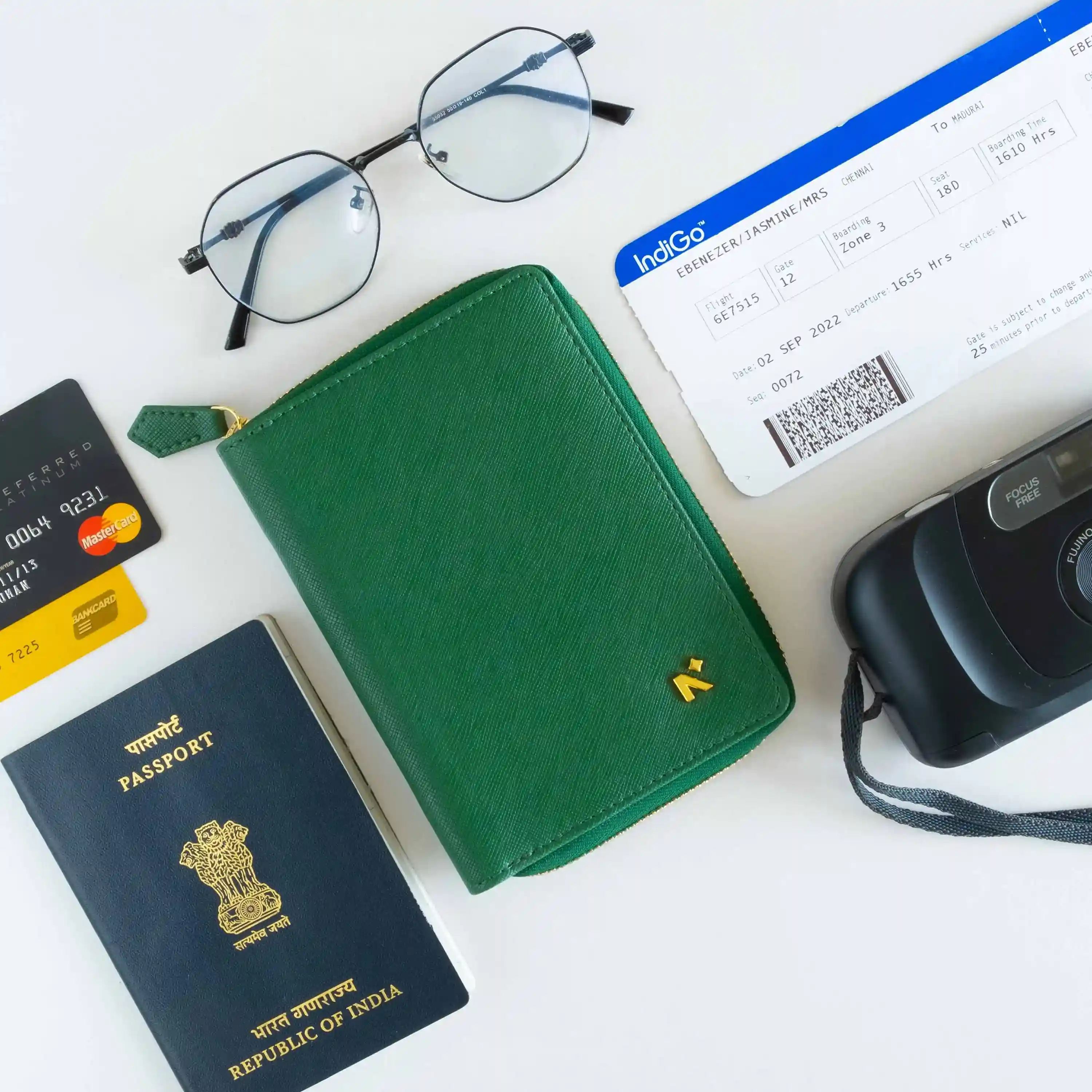B7 - ORGANISER / PASSPORT COVER - ZIP - Image 17