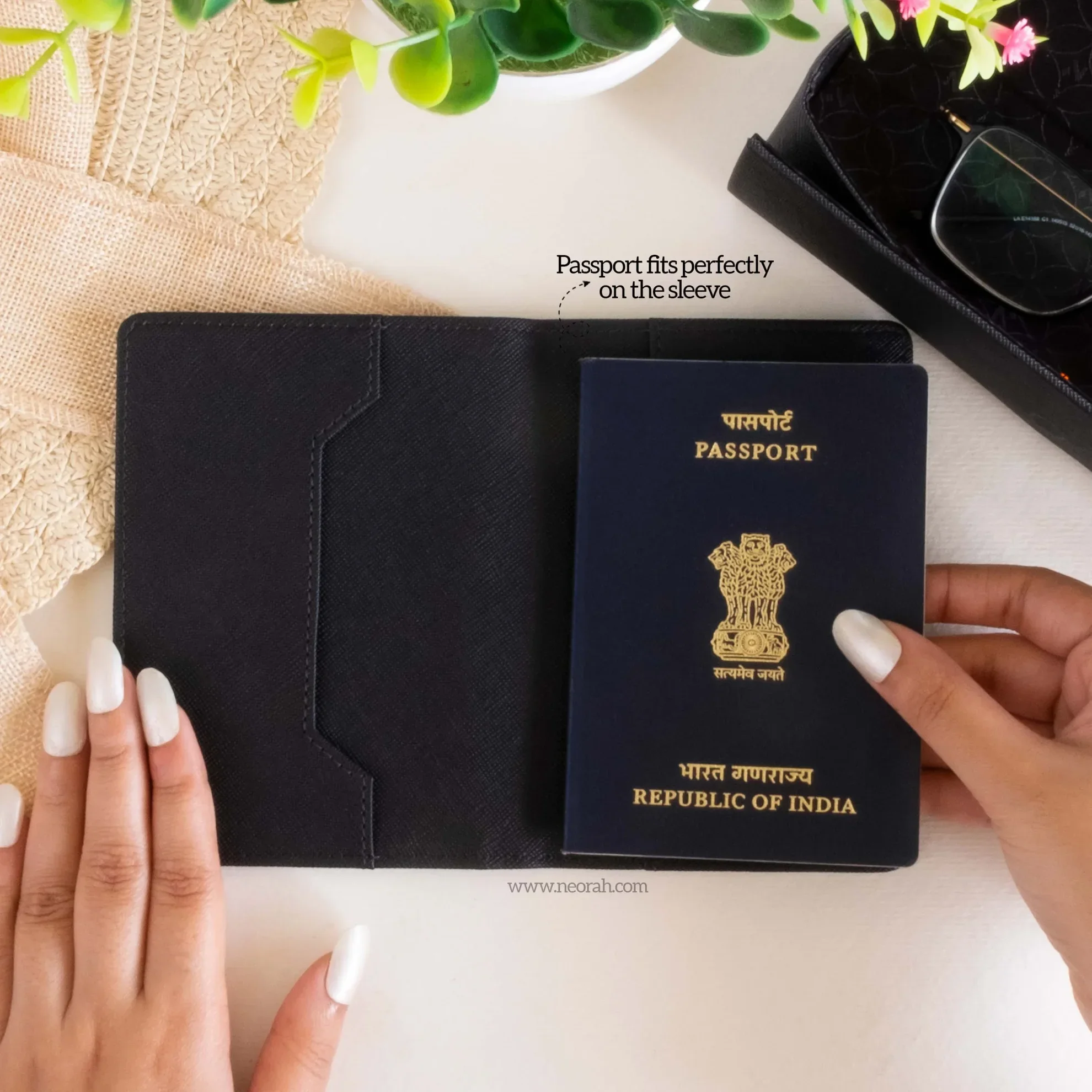B7 - ORGANISER / PASSPORT COVER - Image 31