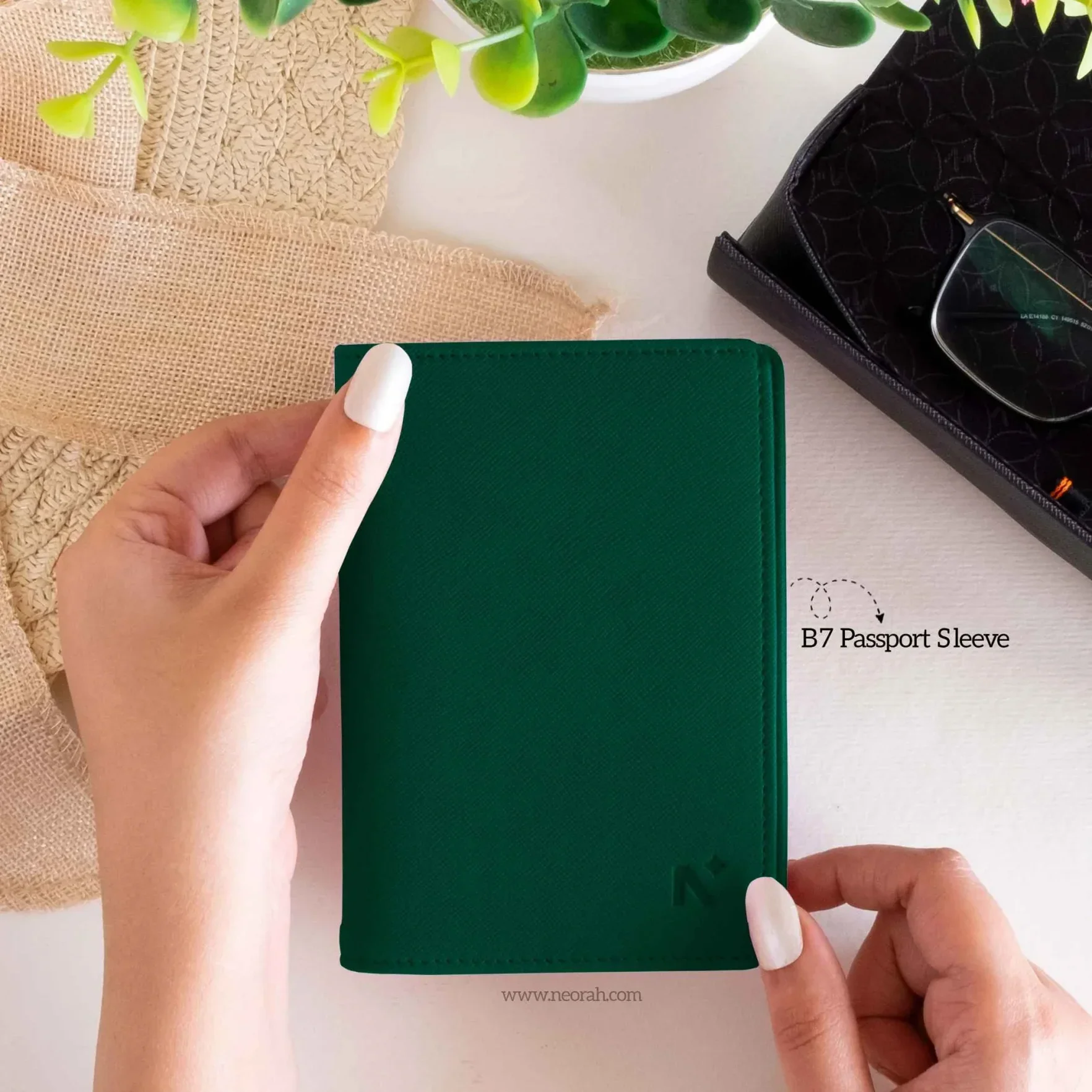 B7 - ORGANISER / PASSPORT COVER - Image 37