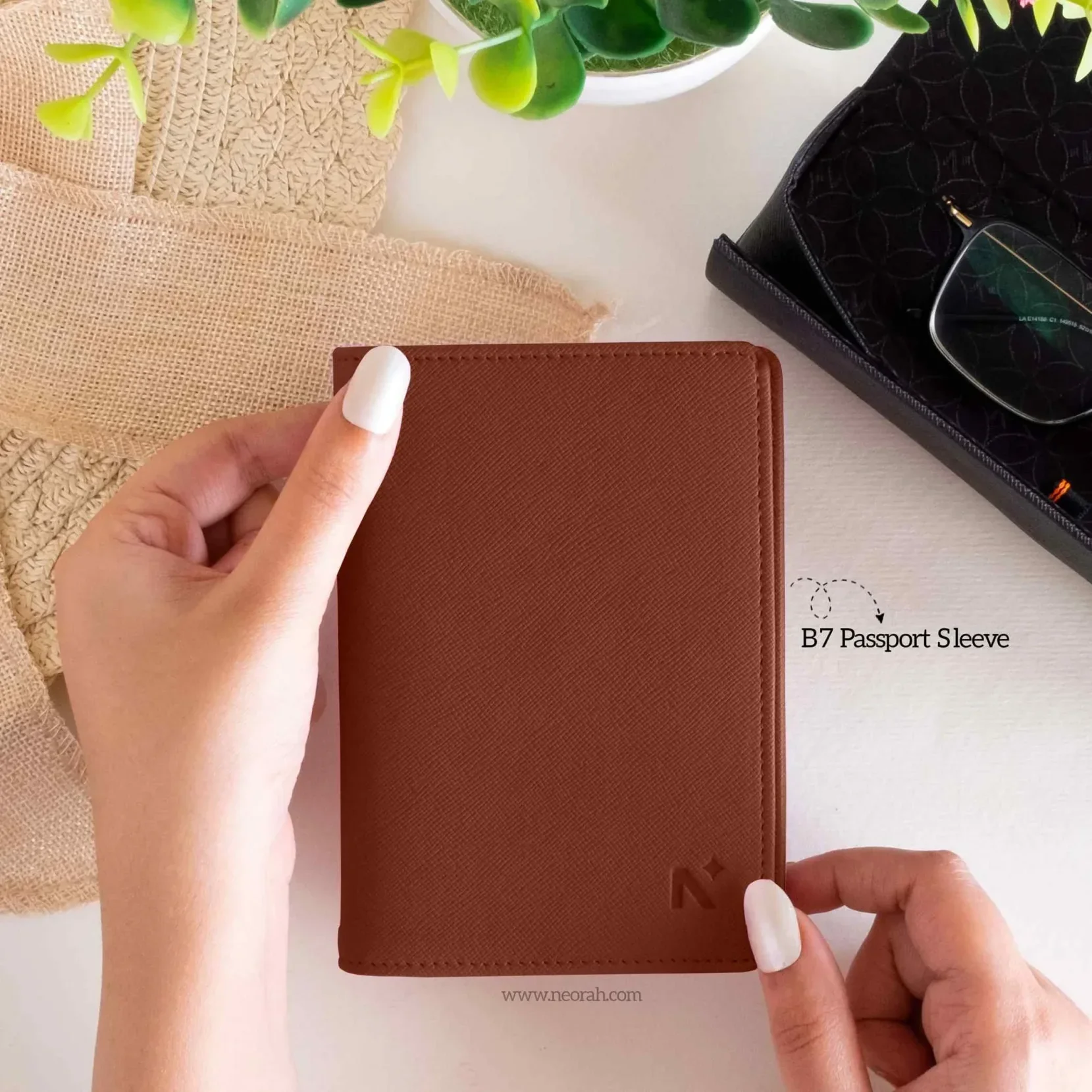 B7 - ORGANISER / PASSPORT COVER - Image 47