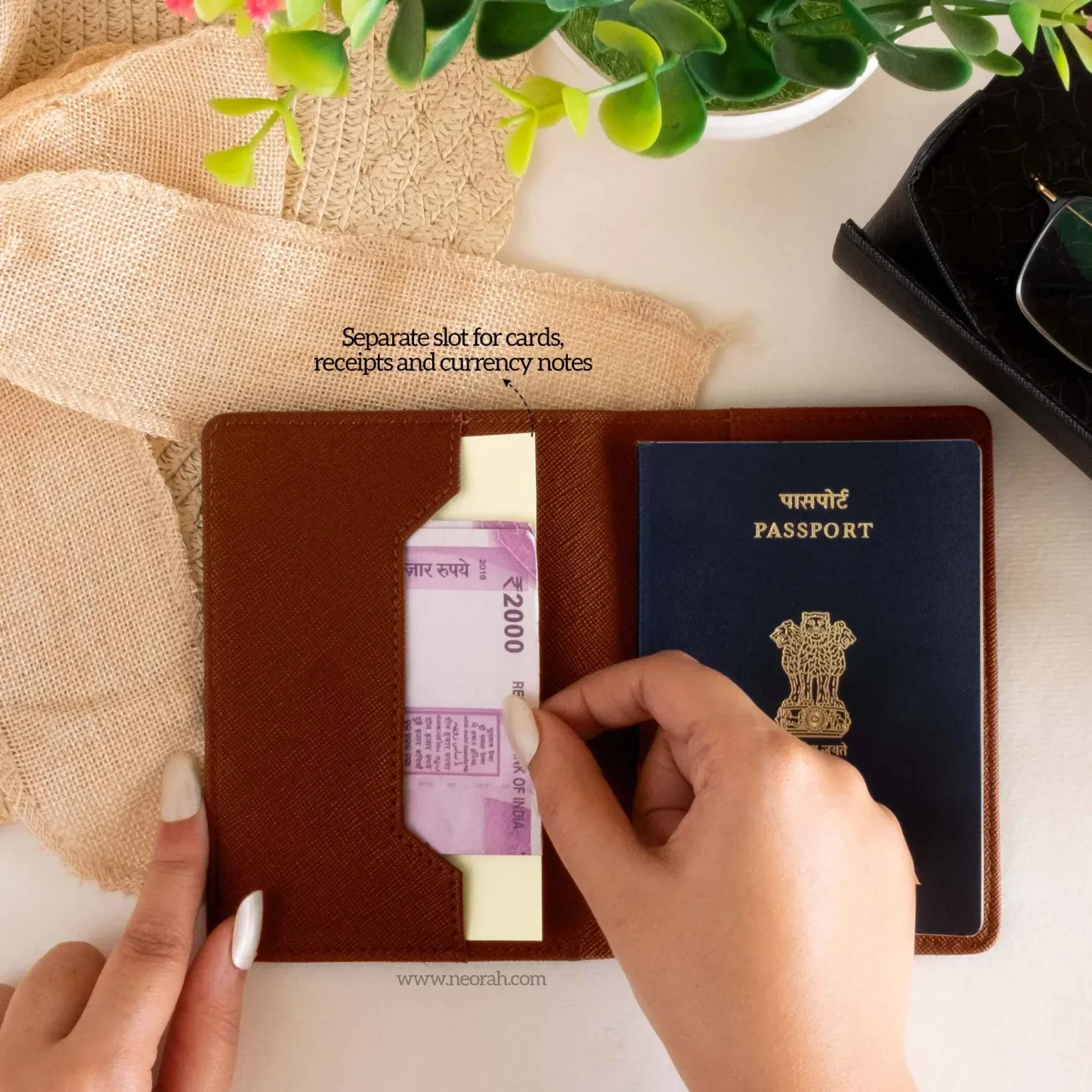 B7 - ORGANISER / PASSPORT COVER - Image 48