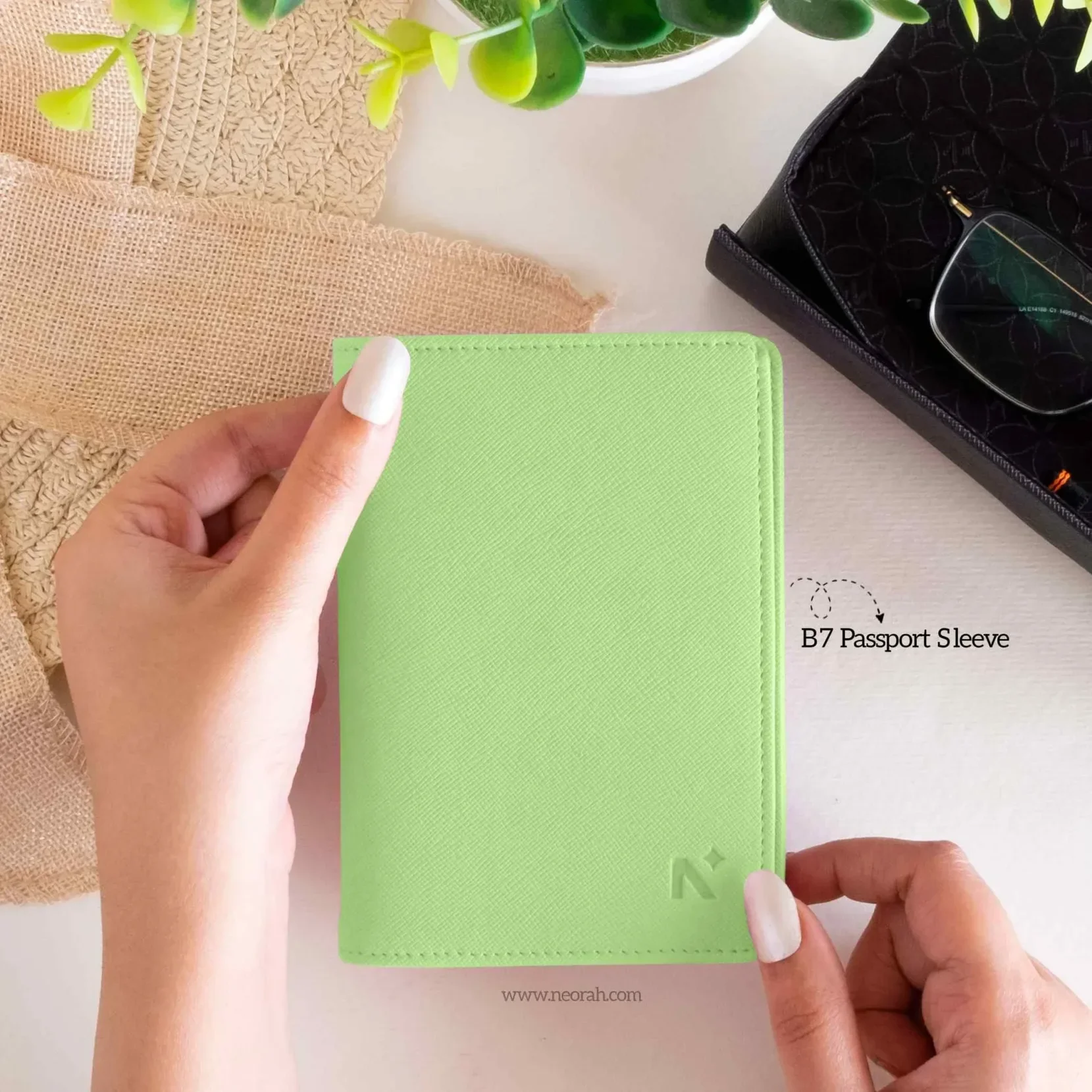 B7 - ORGANISER / PASSPORT COVER - Image 68