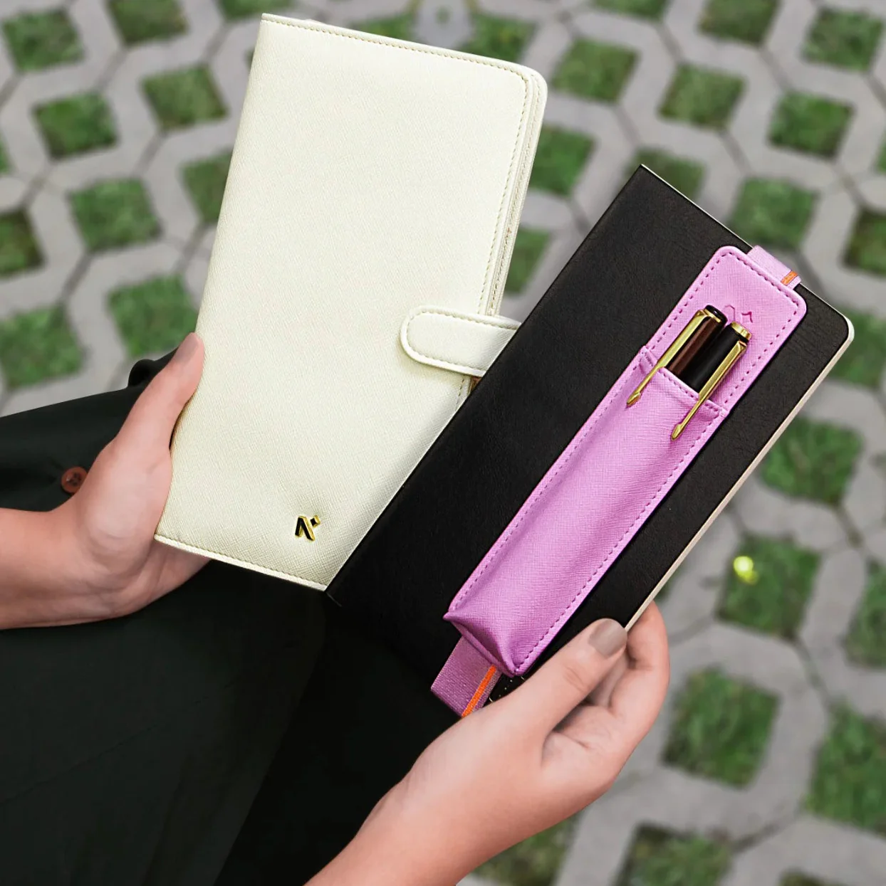 PEN HOLDER - Image 126