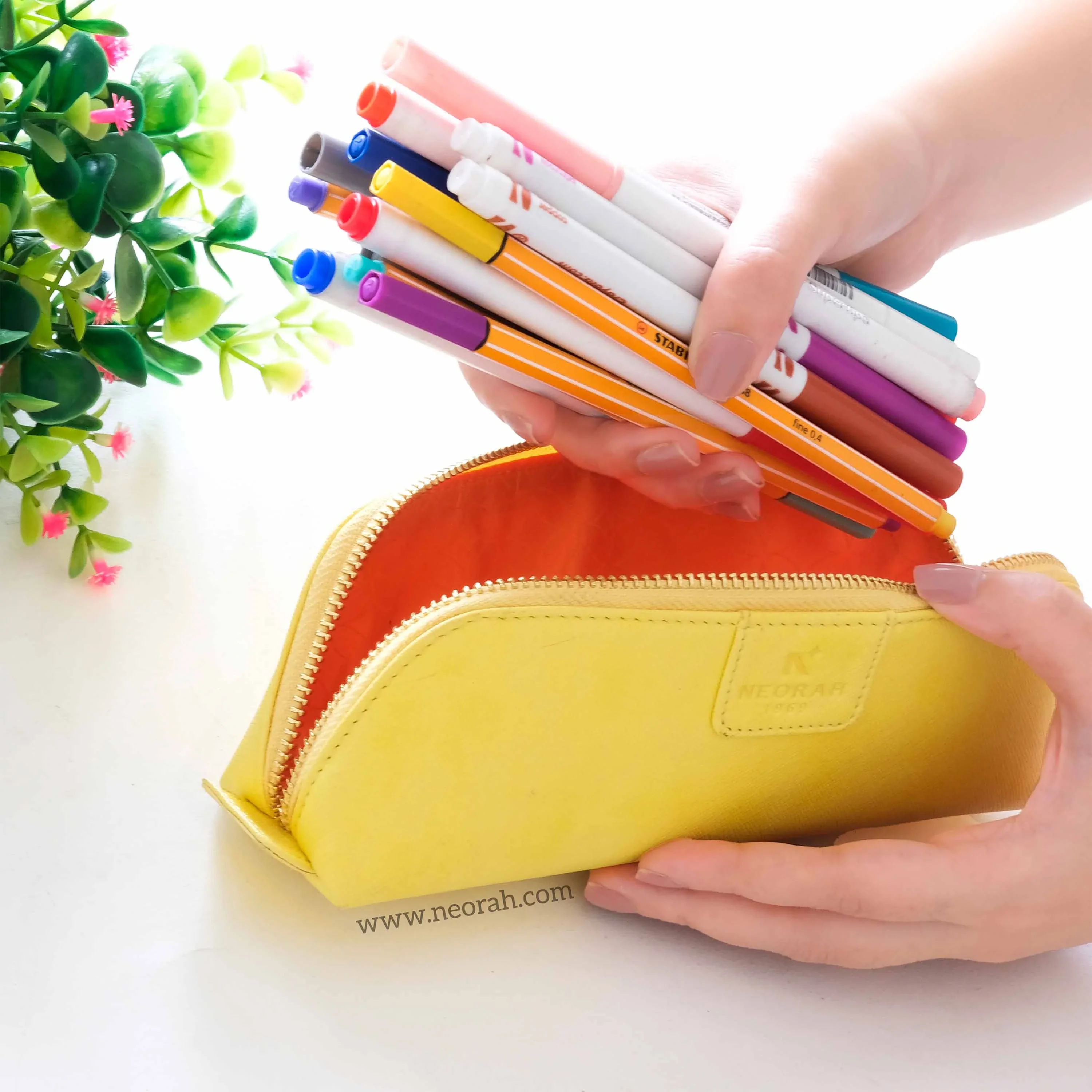 PENCIL POUCH - TRIANGLE - Image 132