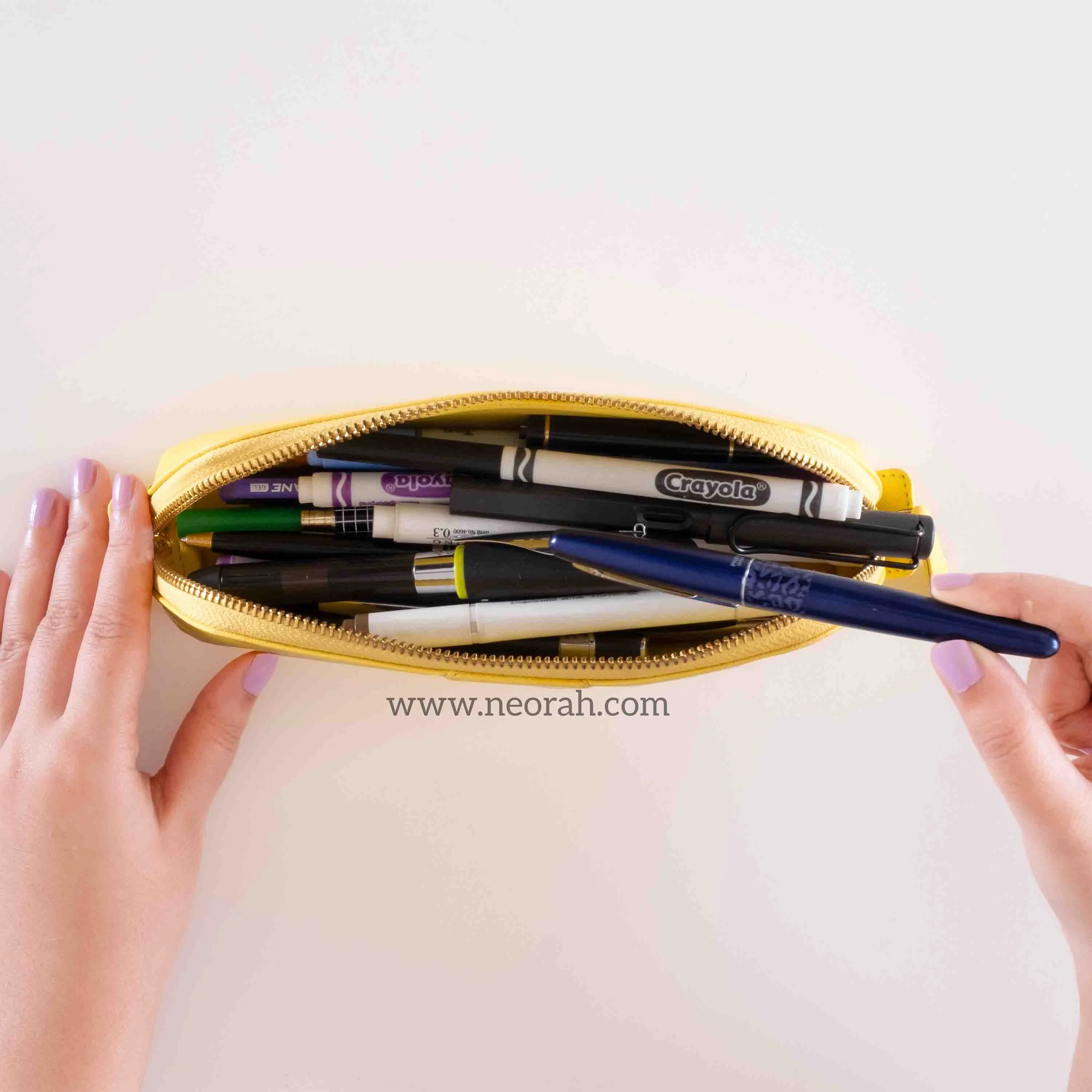 PENCIL POUCH - TRIANGLE - Image 133