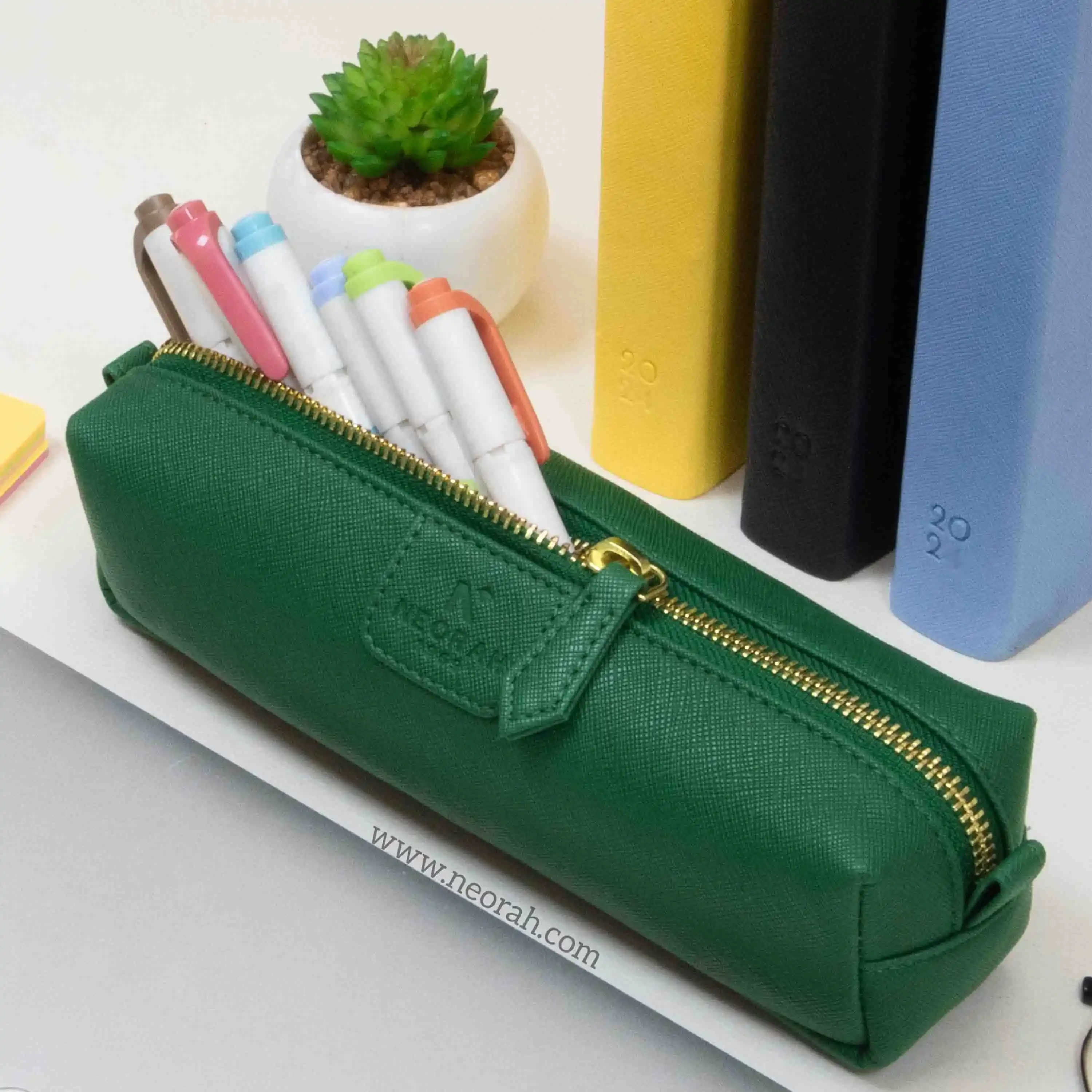 PEN POUCH - SQUARE - Image 117