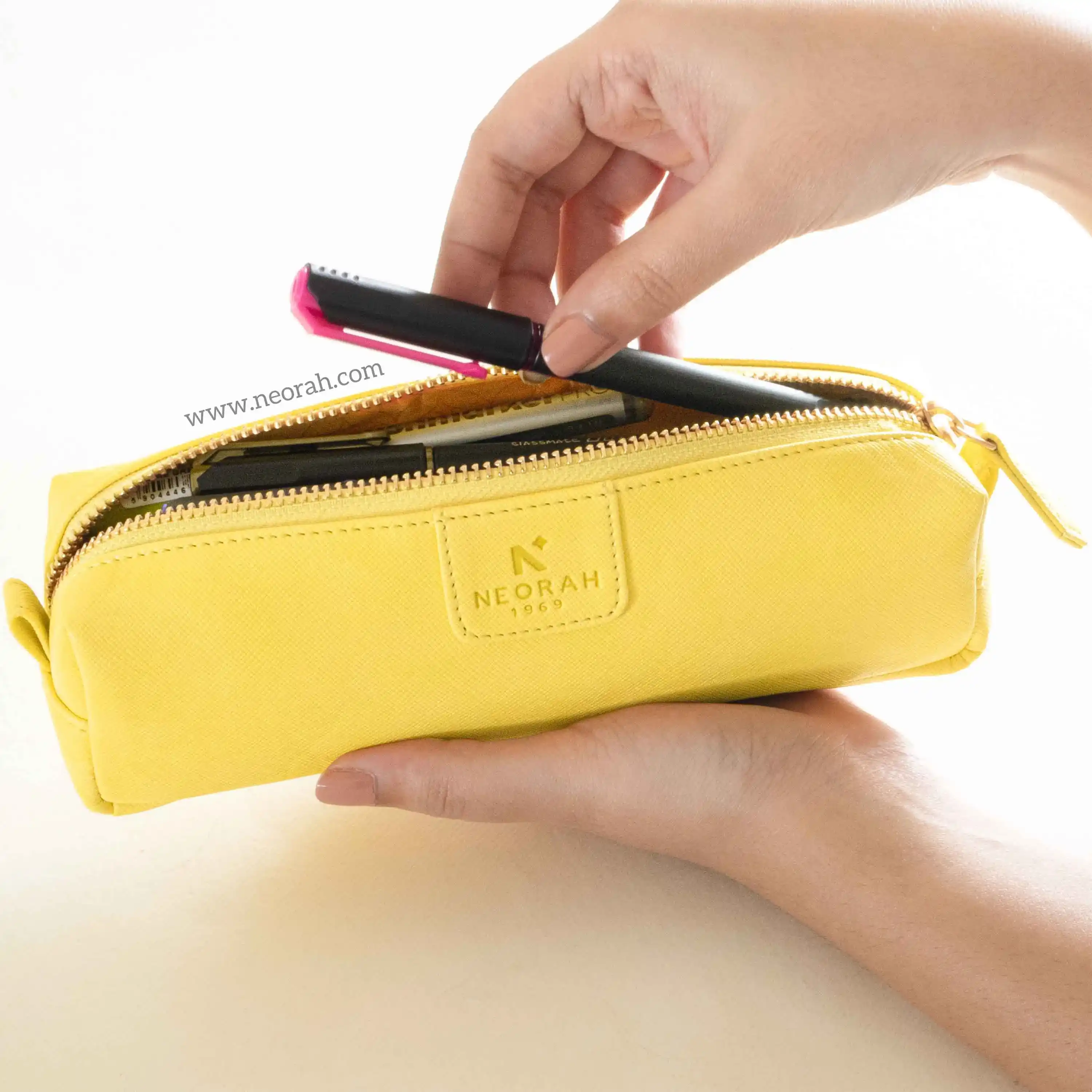 PEN POUCH - SQUARE - Image 14