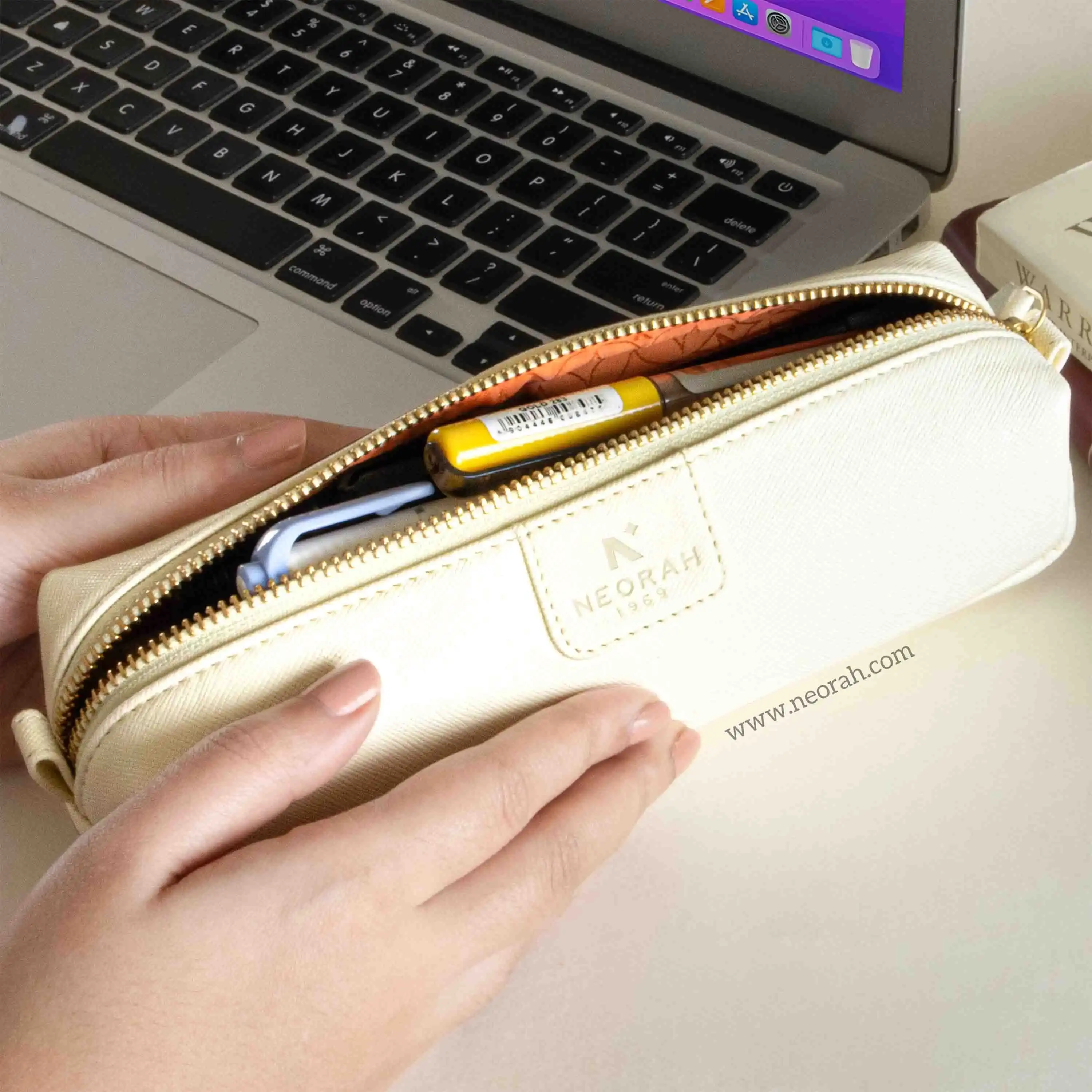 PEN POUCH - SQUARE - Image 7