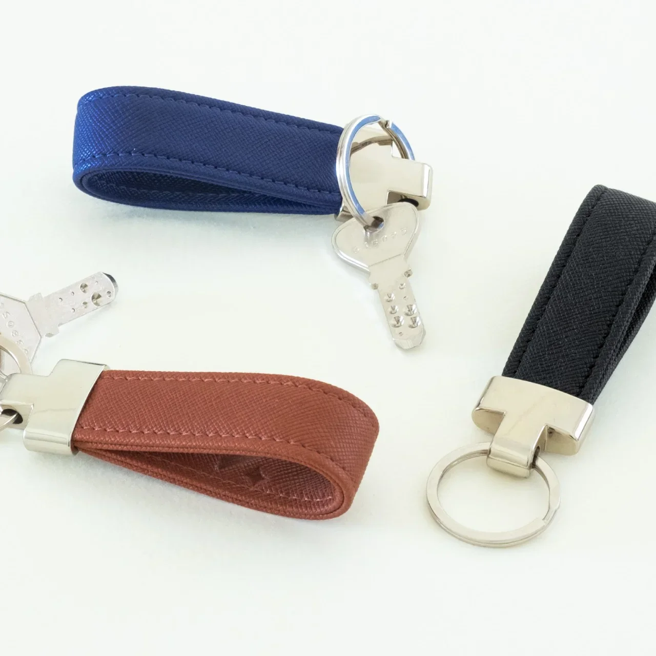 VEGAN LEATHER - METAL KEYCHAIN - Image 13