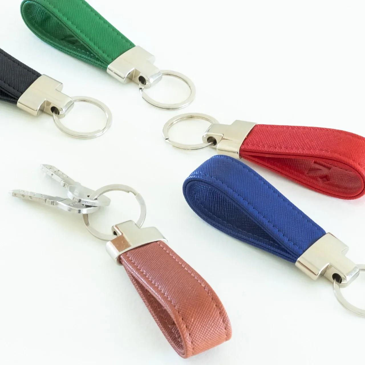 VEGAN LEATHER - METAL KEYCHAIN - Image 4