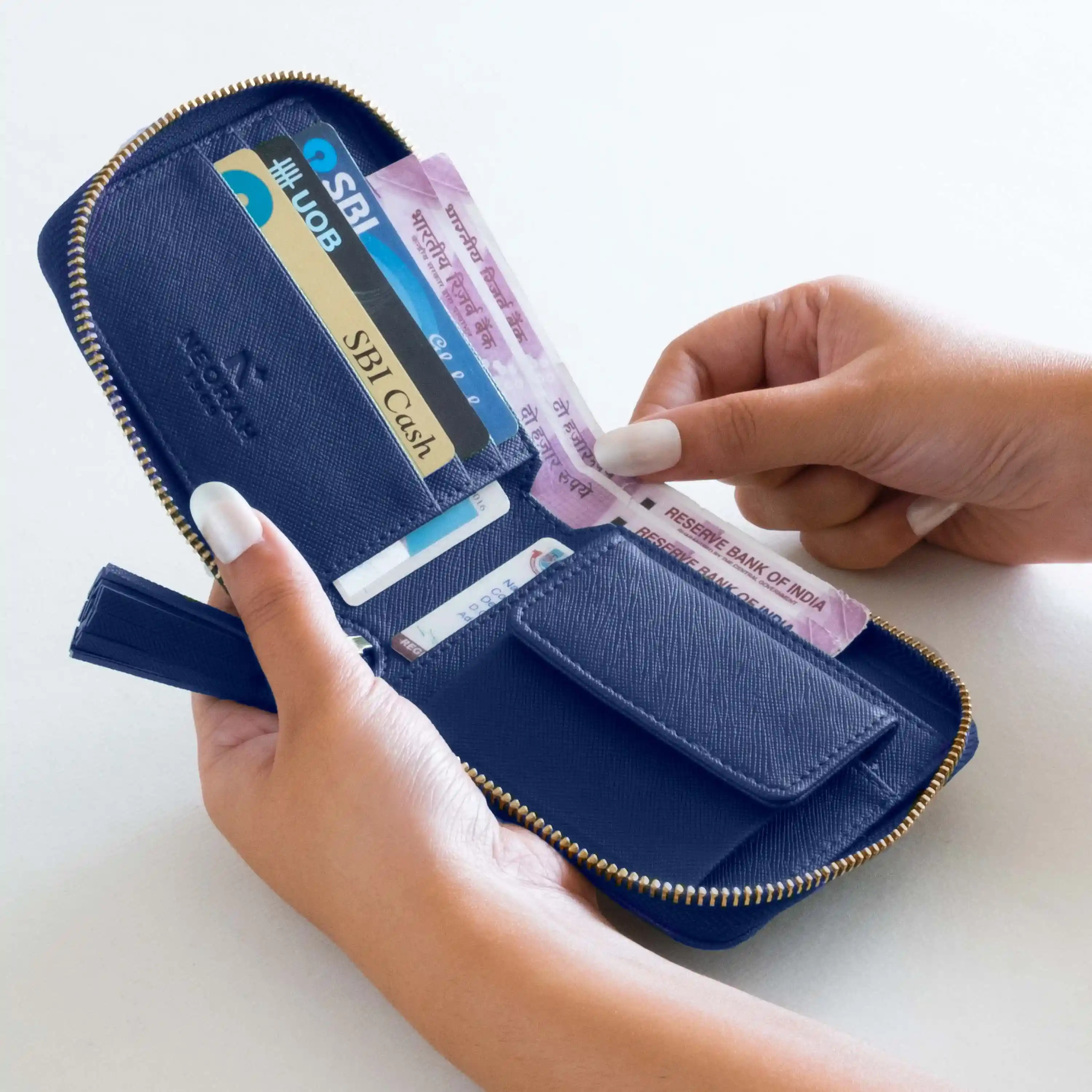 SVELTE – ZIPPER CARD & COIN POCKET WALLET - Image 90