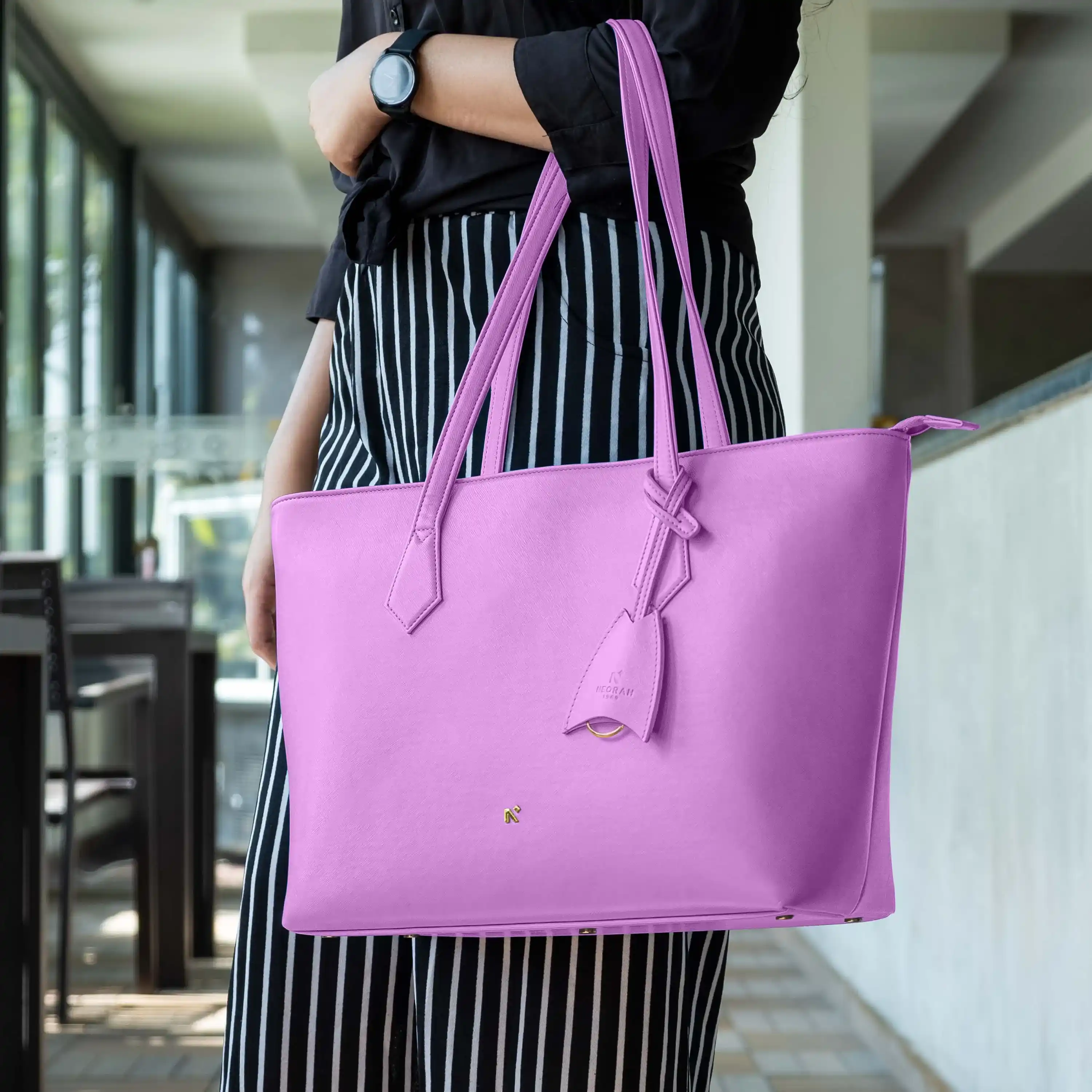 CLASSIC TOTE BAG - Image 123
