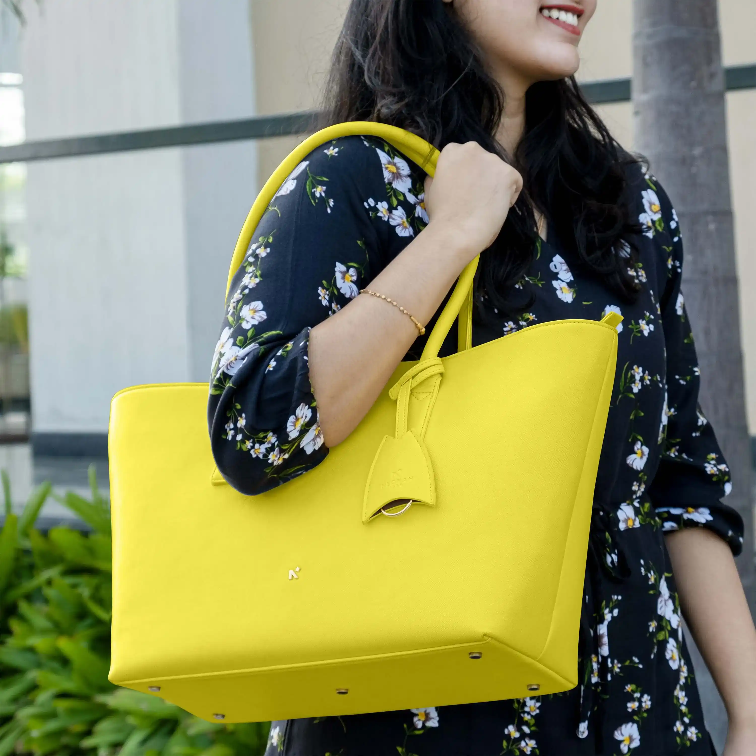 CLASSIC TOTE BAG - Image 137