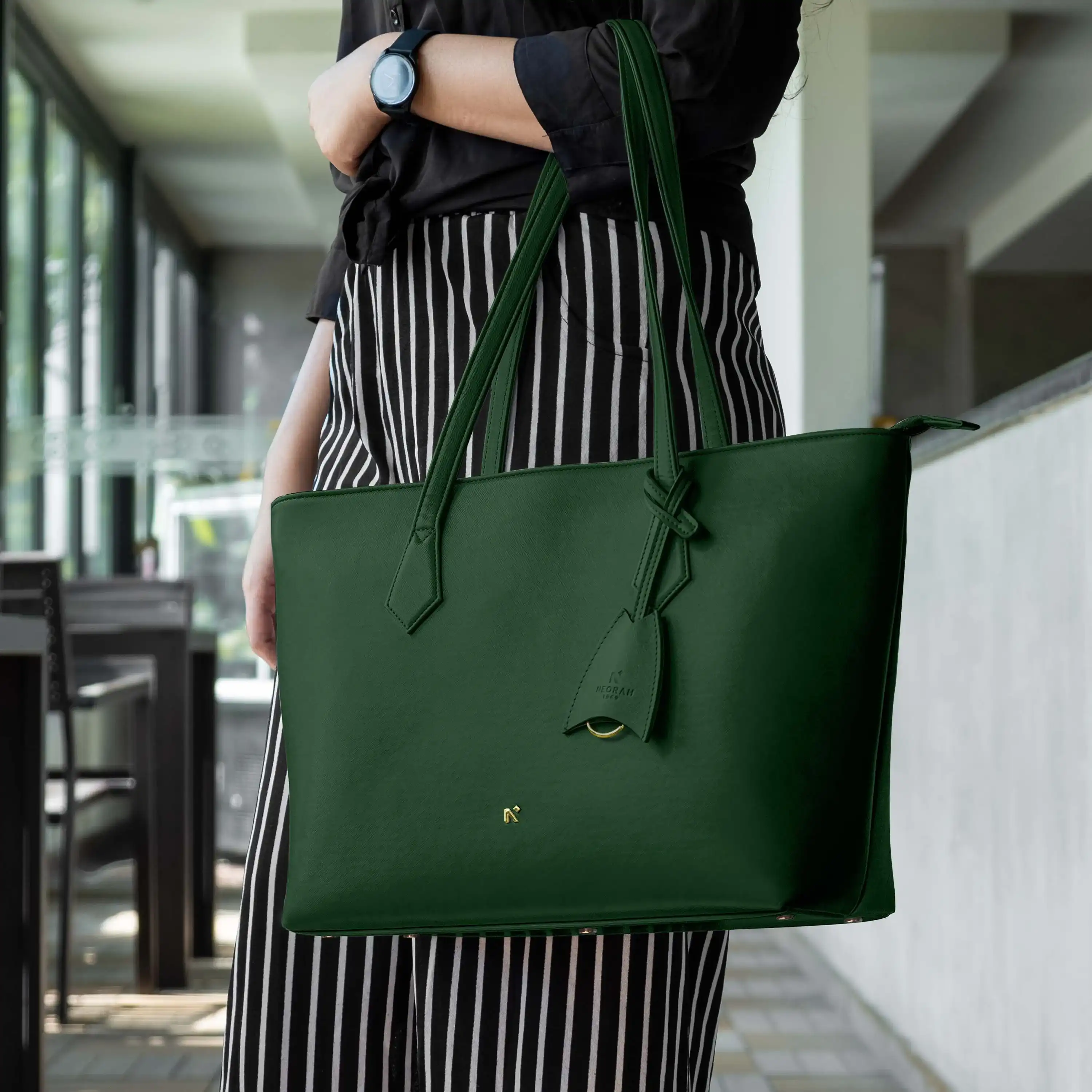 CLASSIC TOTE BAG - Image 16