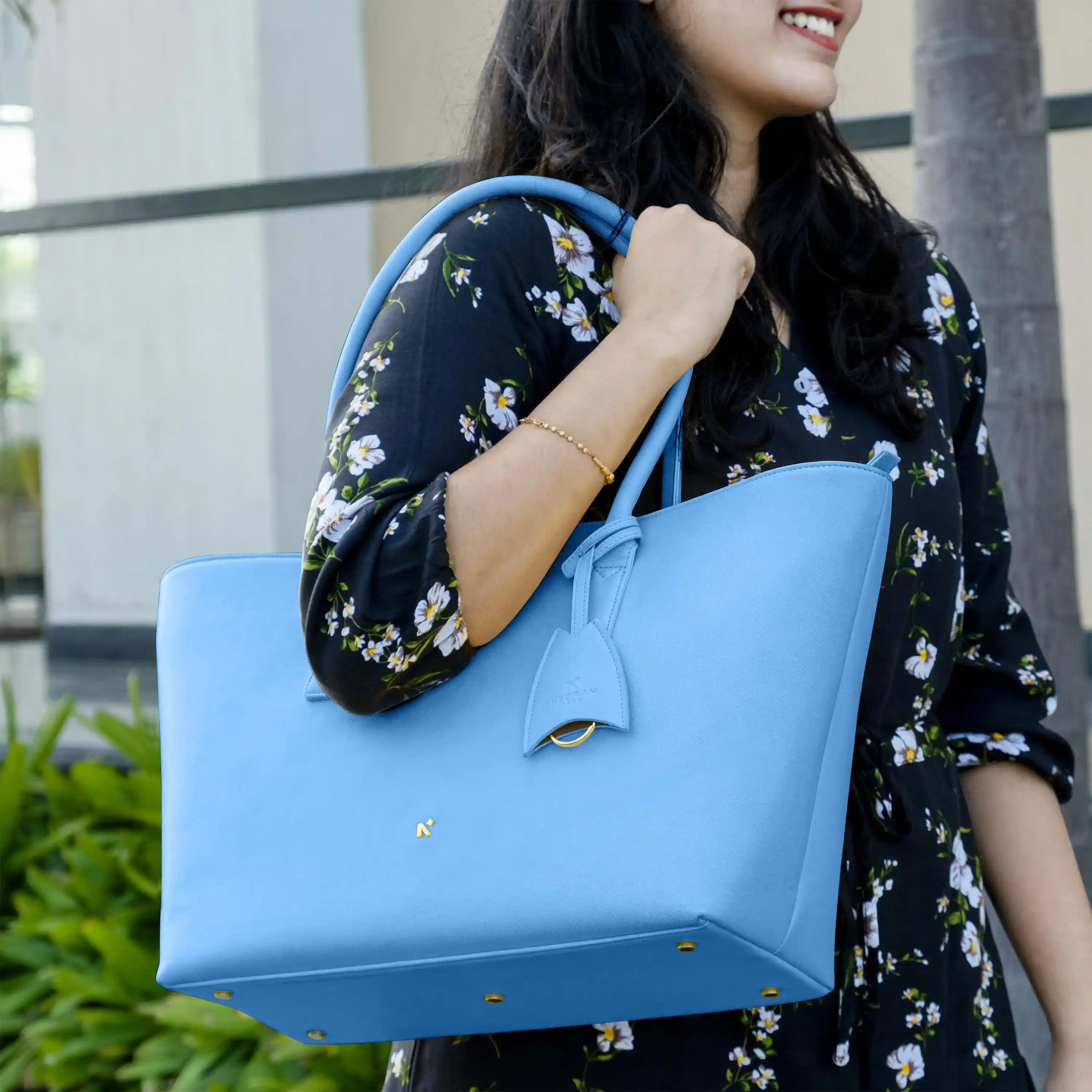 CLASSIC TOTE BAG - Image 4