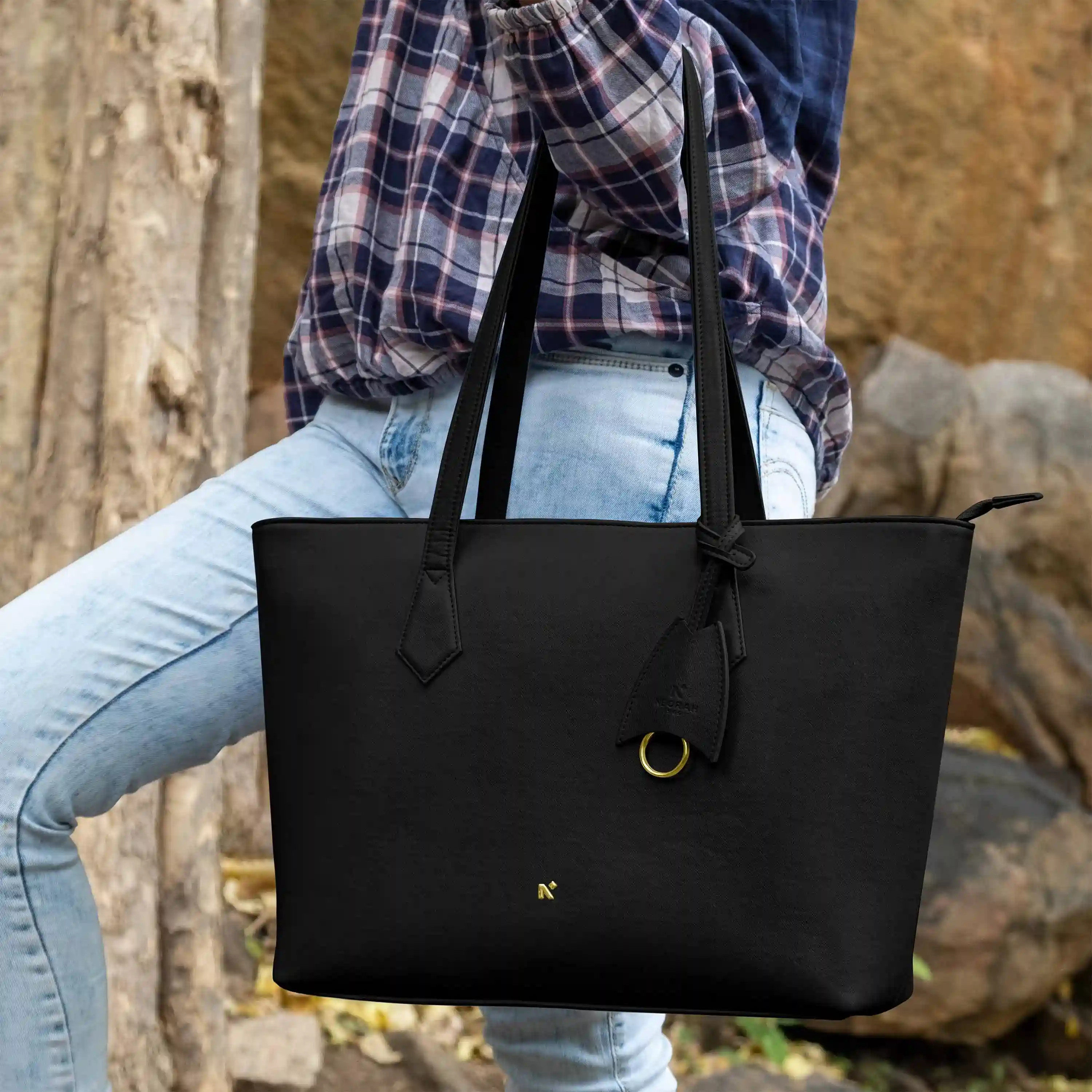 CLASSIC TOTE BAG - Image 45