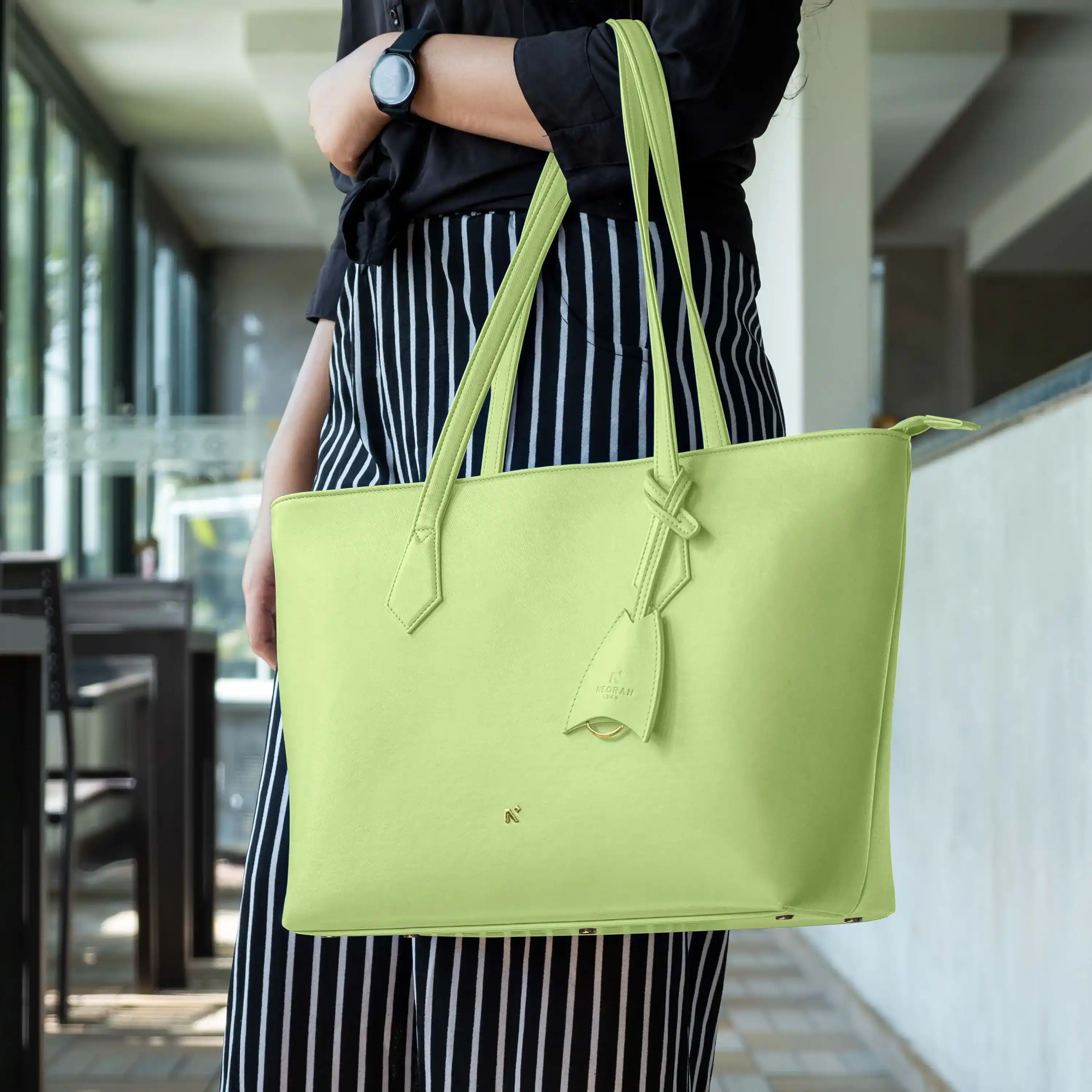 CLASSIC TOTE BAG - Image 75