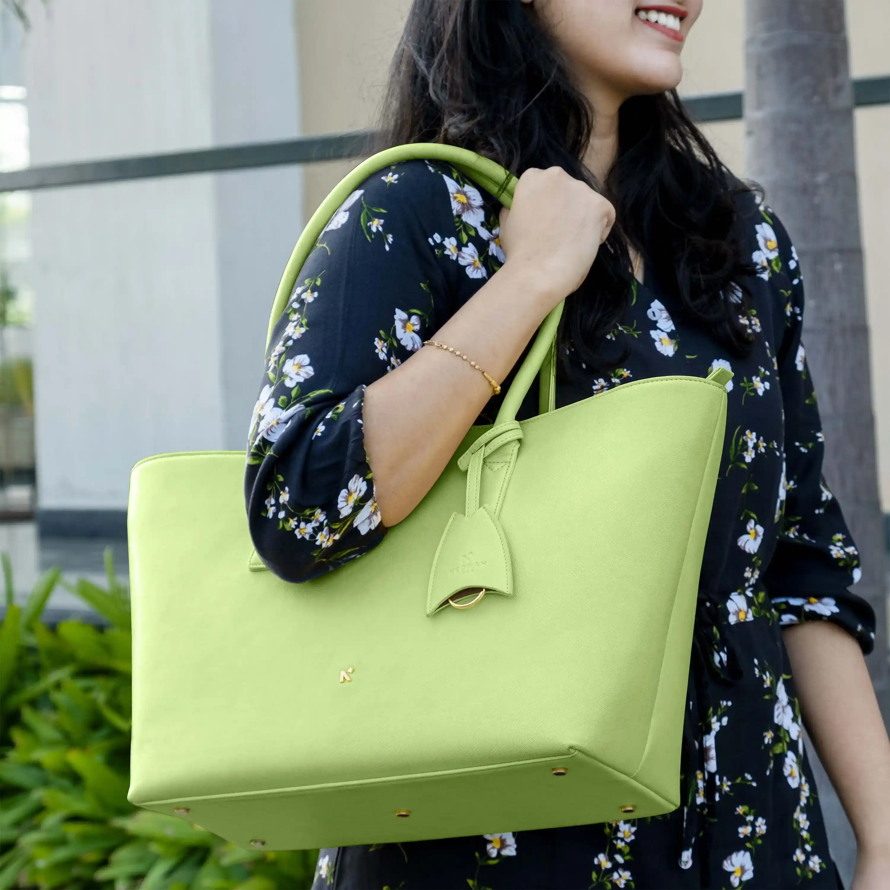 CLASSIC TOTE BAG - Image 77