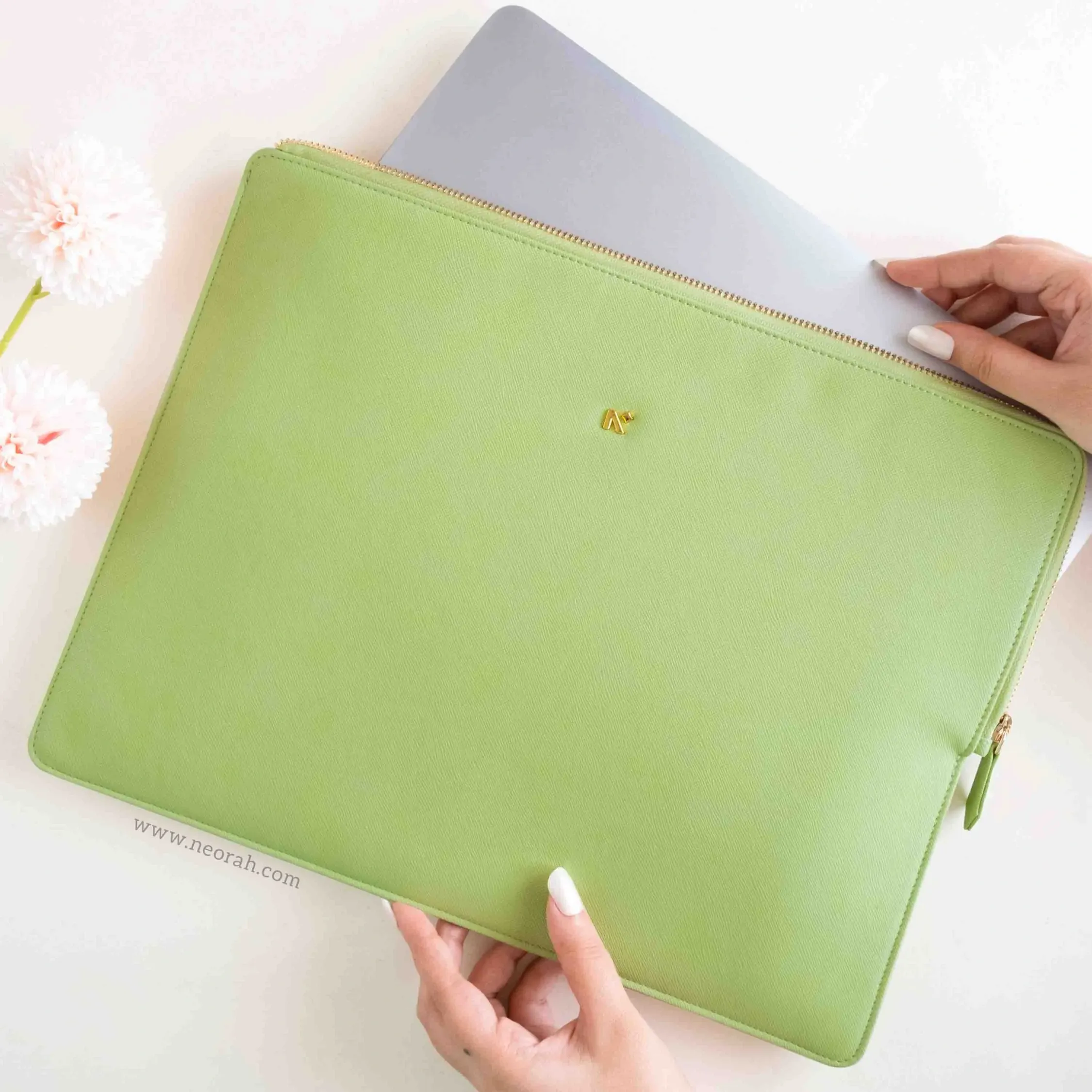 LAPTOP SLEEVE - ZIPPER CLOSURE - Image 28