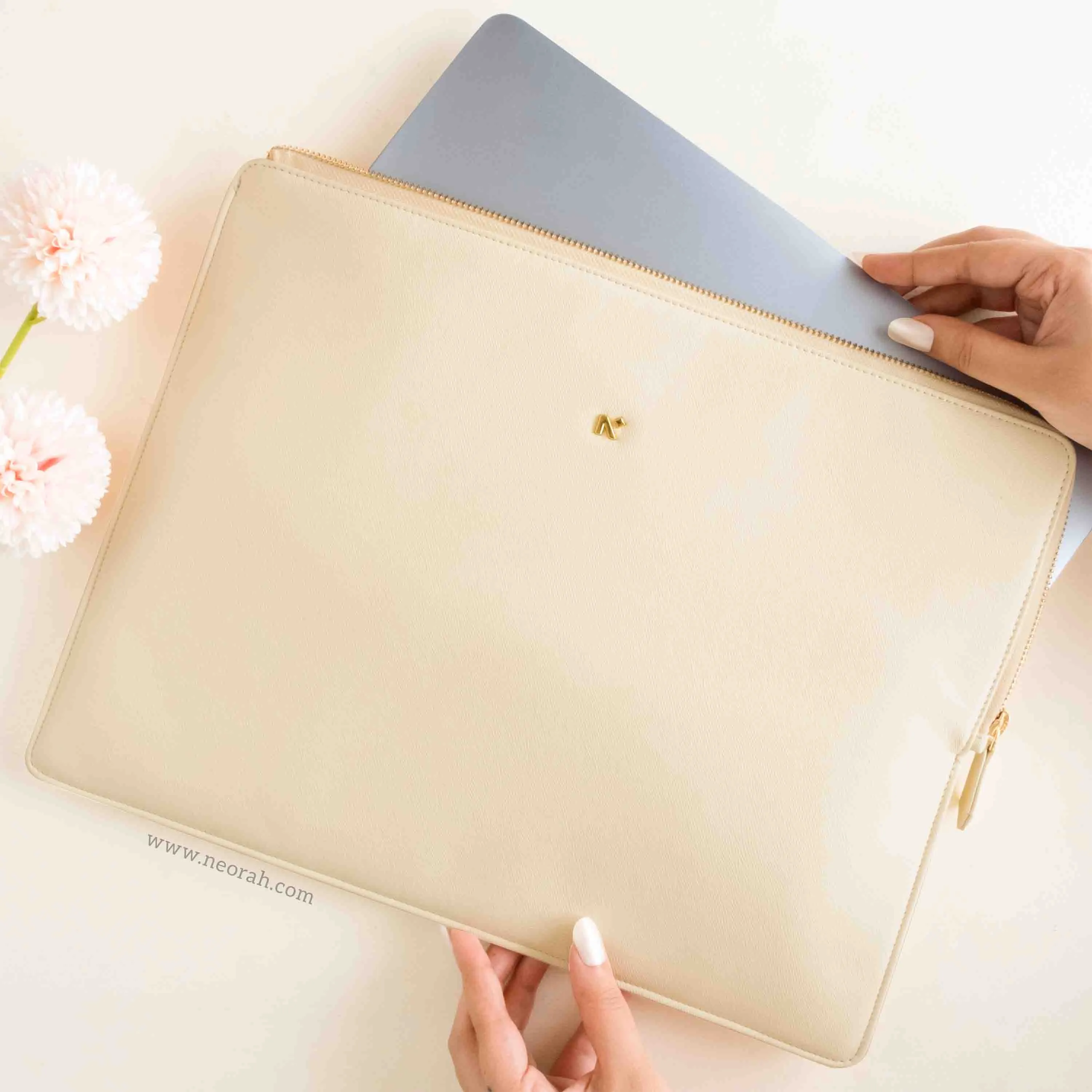 LAPTOP SLEEVE - ZIPPER CLOSURE - Image 52